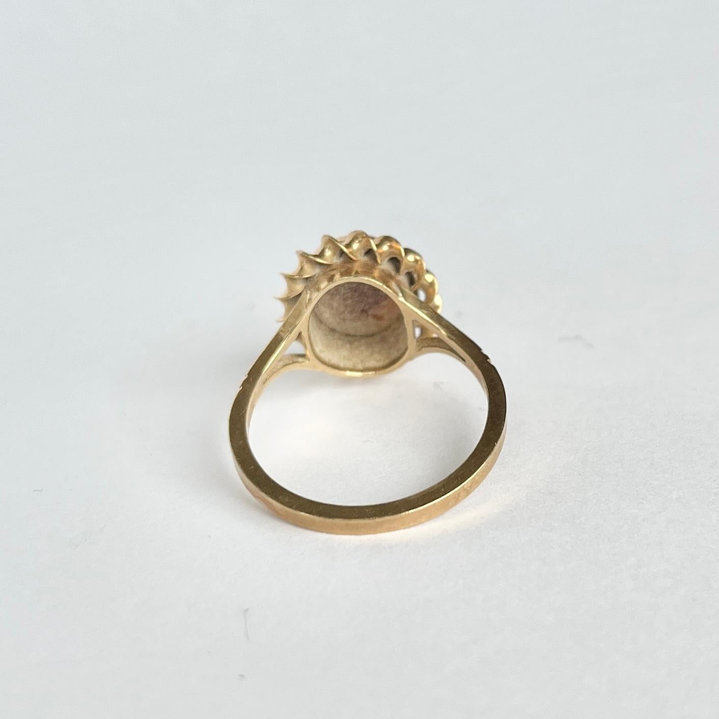 Viktorianischer Kamee-Ring aus 9 Karat Gold Damen im Angebot
