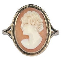 Anello vittoriano con cammeo in oro 9 carati