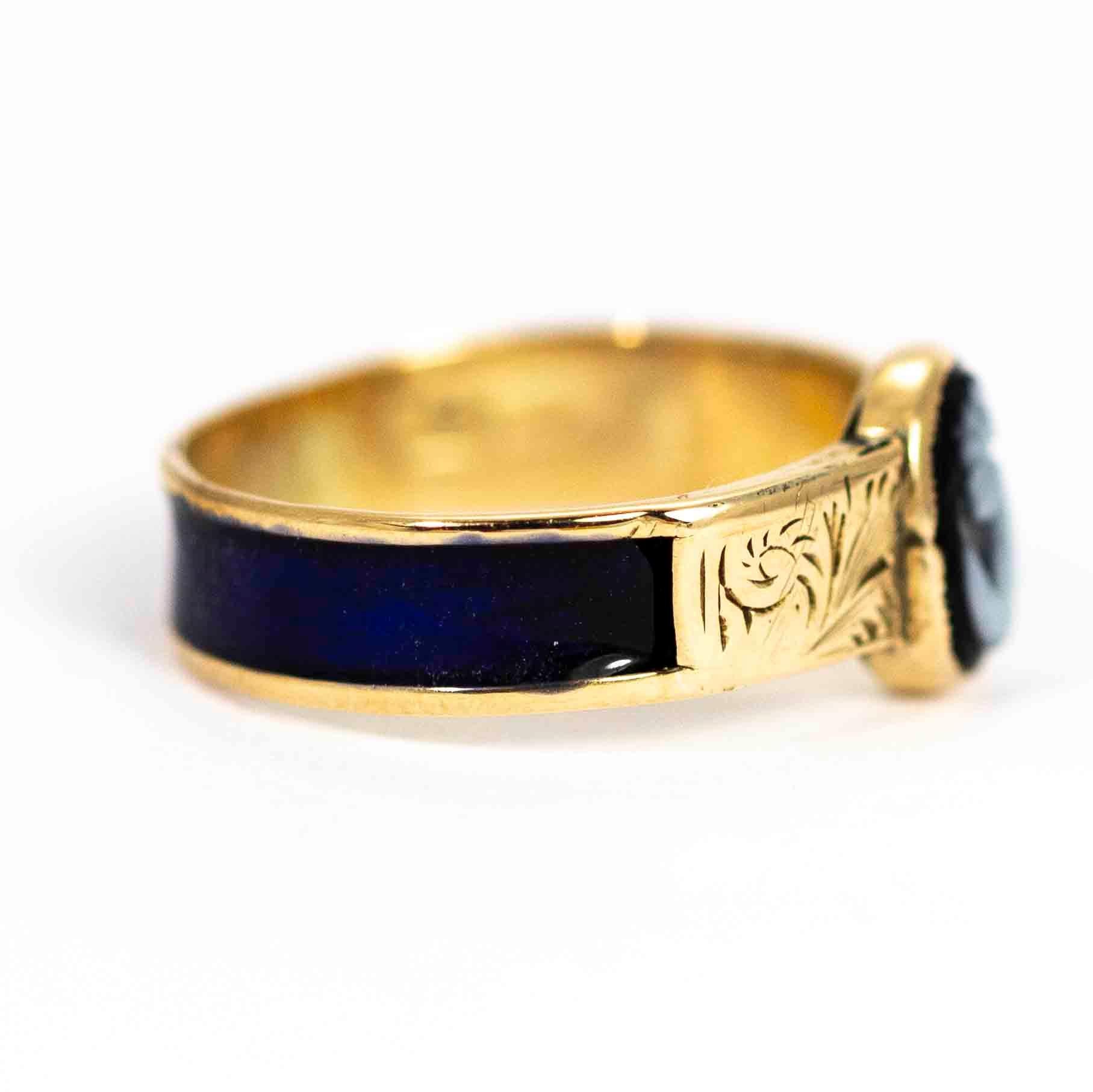 Victorian 9 Carat Gold Carved Sardonyx Forget Me Not Ring In Good Condition In Chipping Campden, GB