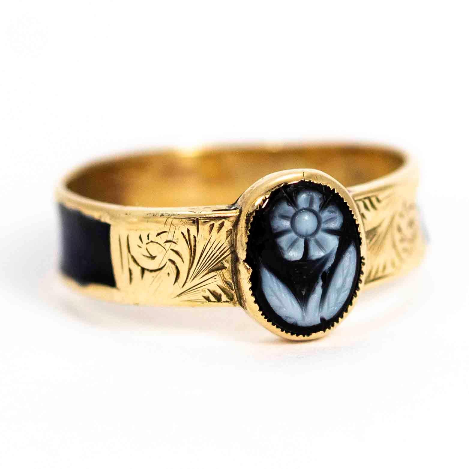 Women's or Men's Victorian 9 Carat Gold Carved Sardonyx Forget Me Not Ring