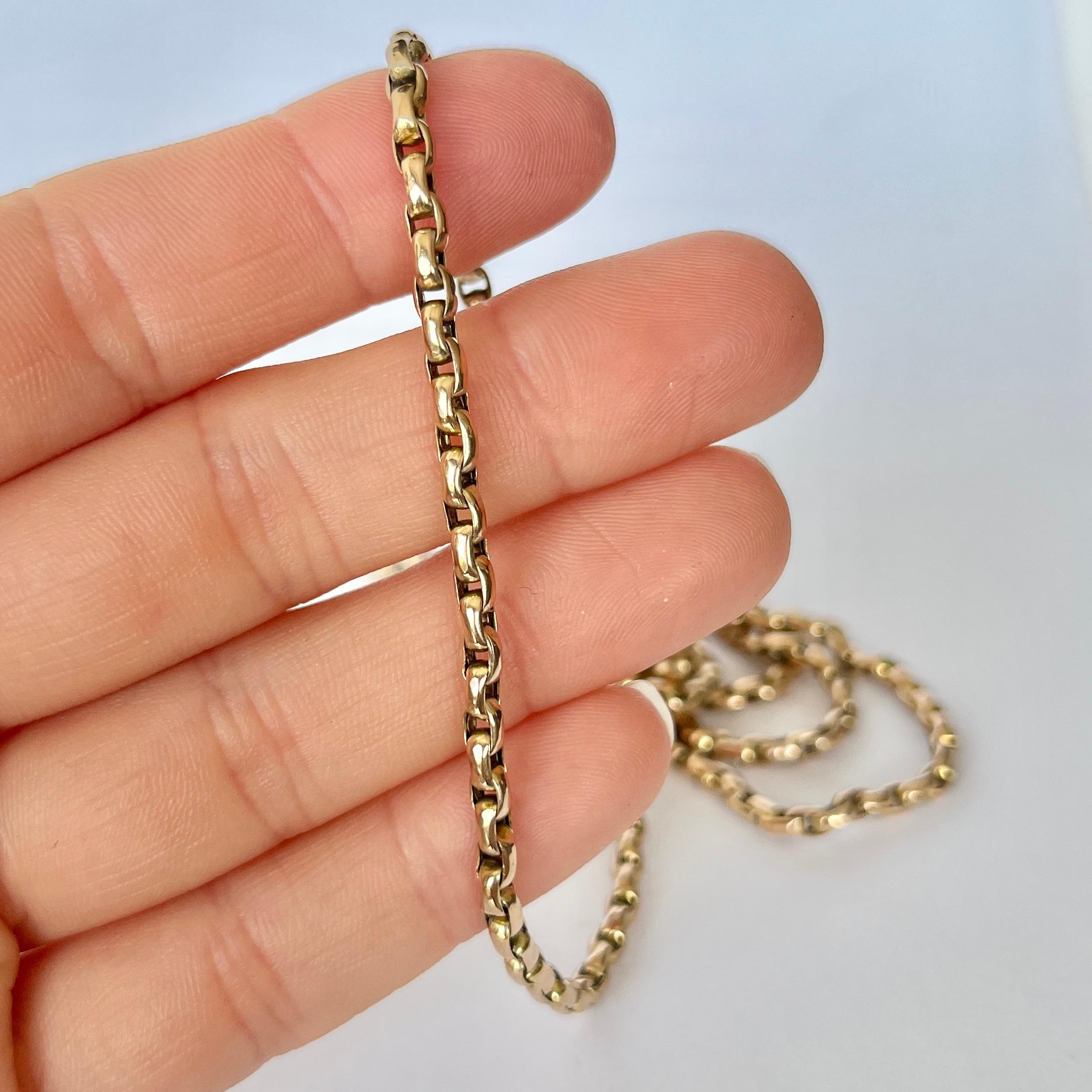 Longuard chains are so versatile and can be worn in so many ways! This chain is modelled in 9ct gold and there is also a dog clip.

Length: 147cm
Width: 2.5mm

Weight: 32.9g