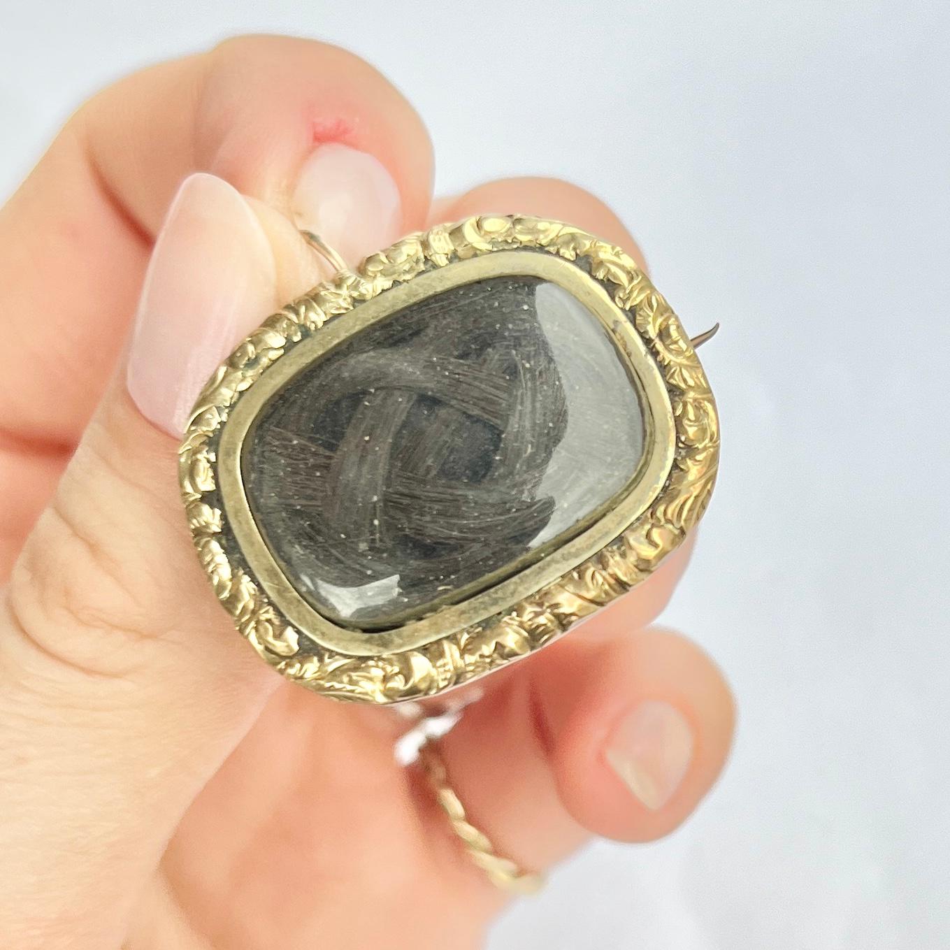 Victorian 9 Carat Gold Mourning Brooch and Pendant In Good Condition For Sale In Chipping Campden, GB