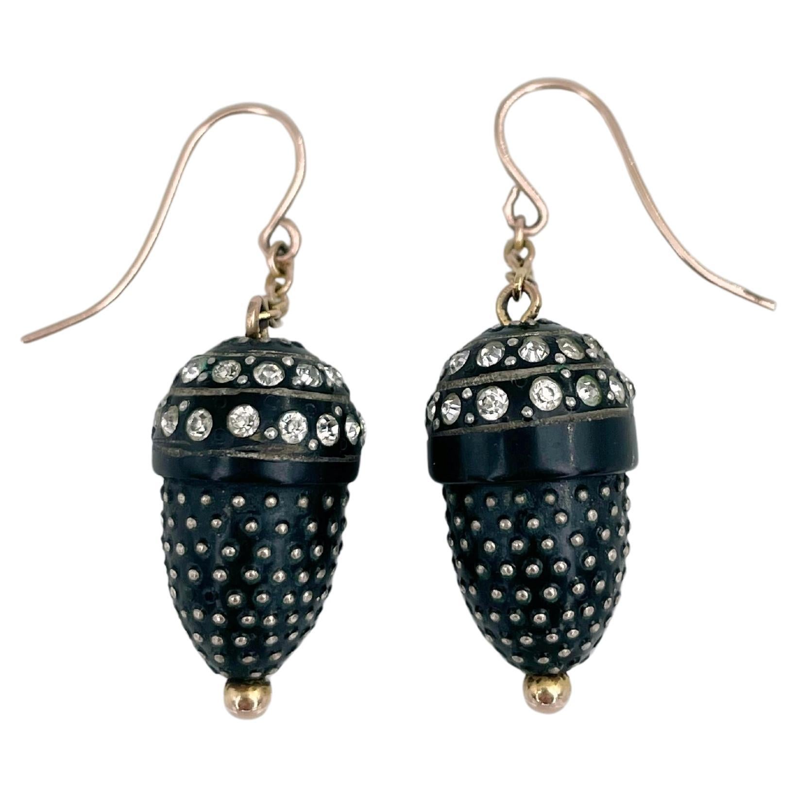 Orecchini vittoriani a ghianda nera con cristalli d'oro a 9 carati in vendita