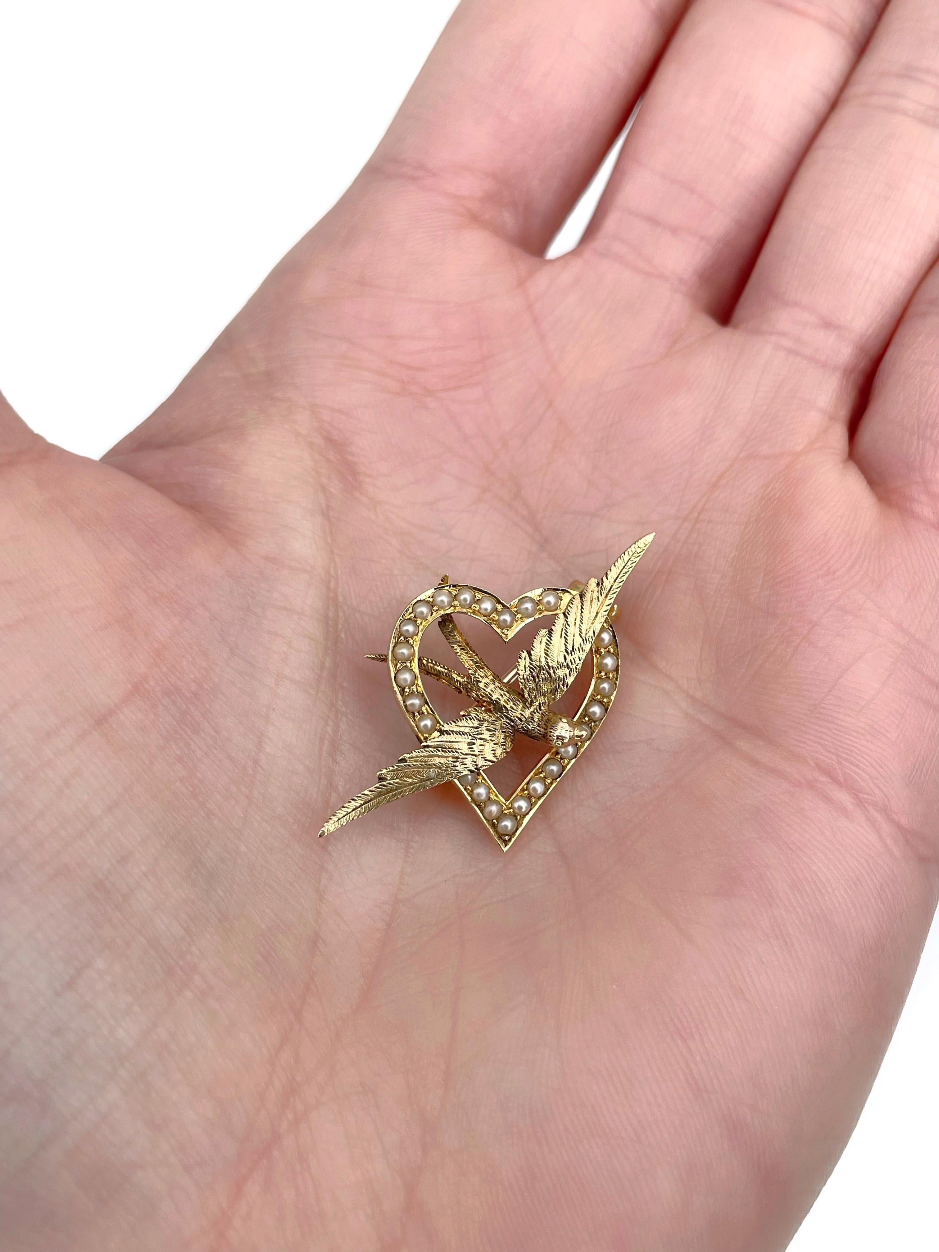 This is a Victorian pin brooch depicting a heart and a swallow. The piece is crafted in 9K gold and adorned with seed pearls. Circa 1890.

Has a C clasp.

Weight: 3.73g
Length: ~2.5cm
Width: ~2cm

IMPORTANT: As a buyer, you are fully responsible for