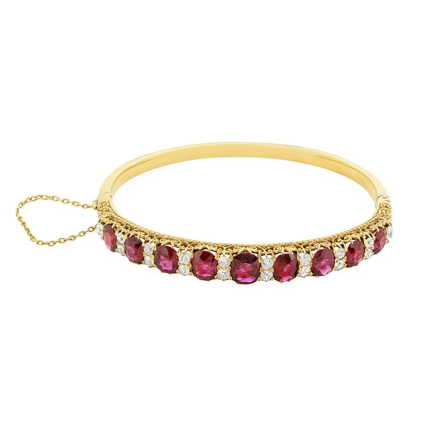 Antique Cushion Cut Victorian 9.00ct Ruby and Diamond Bangle, c.1880s For Sale