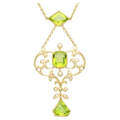 Victorian 9.32 Carat Peridot and Seed Pearl 15k Yellow Gold Necklace