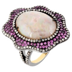 Viktorianisches 9,4 Karat.T.W. Opal, Rubin und Diamant-Ring mit geteiltem Schaft aus 18K/925 Silber