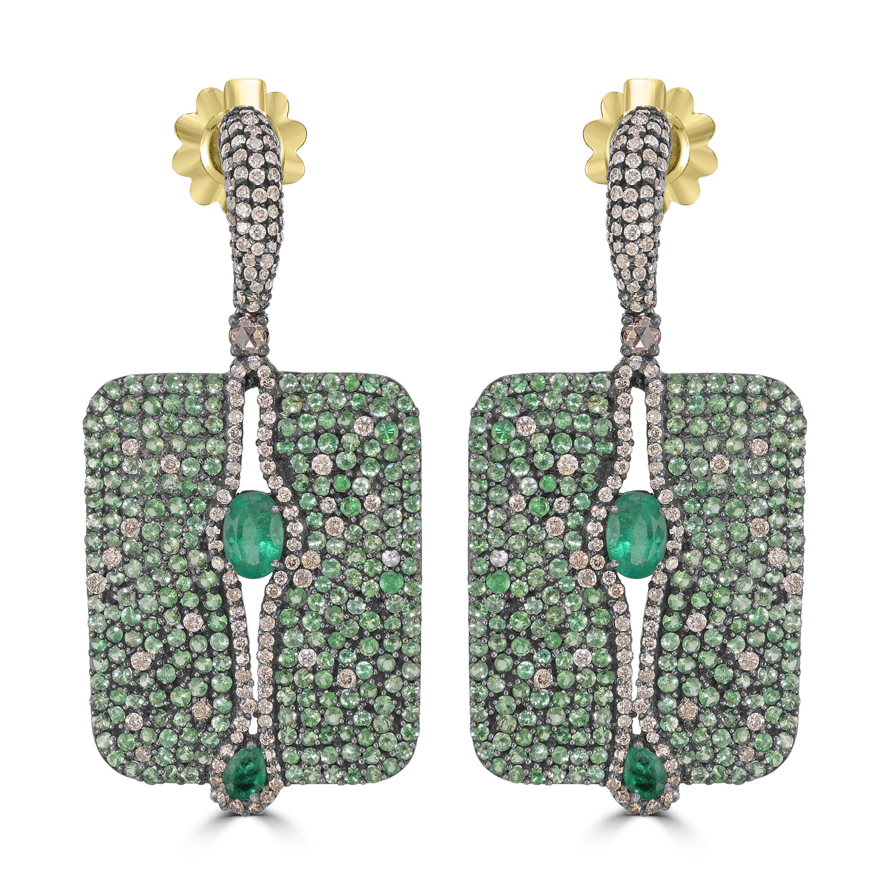 Taille ovale Victorian 9.55 ct. pt. Boucles d'oreilles en tsavorite, diamant et émeraude  en vente