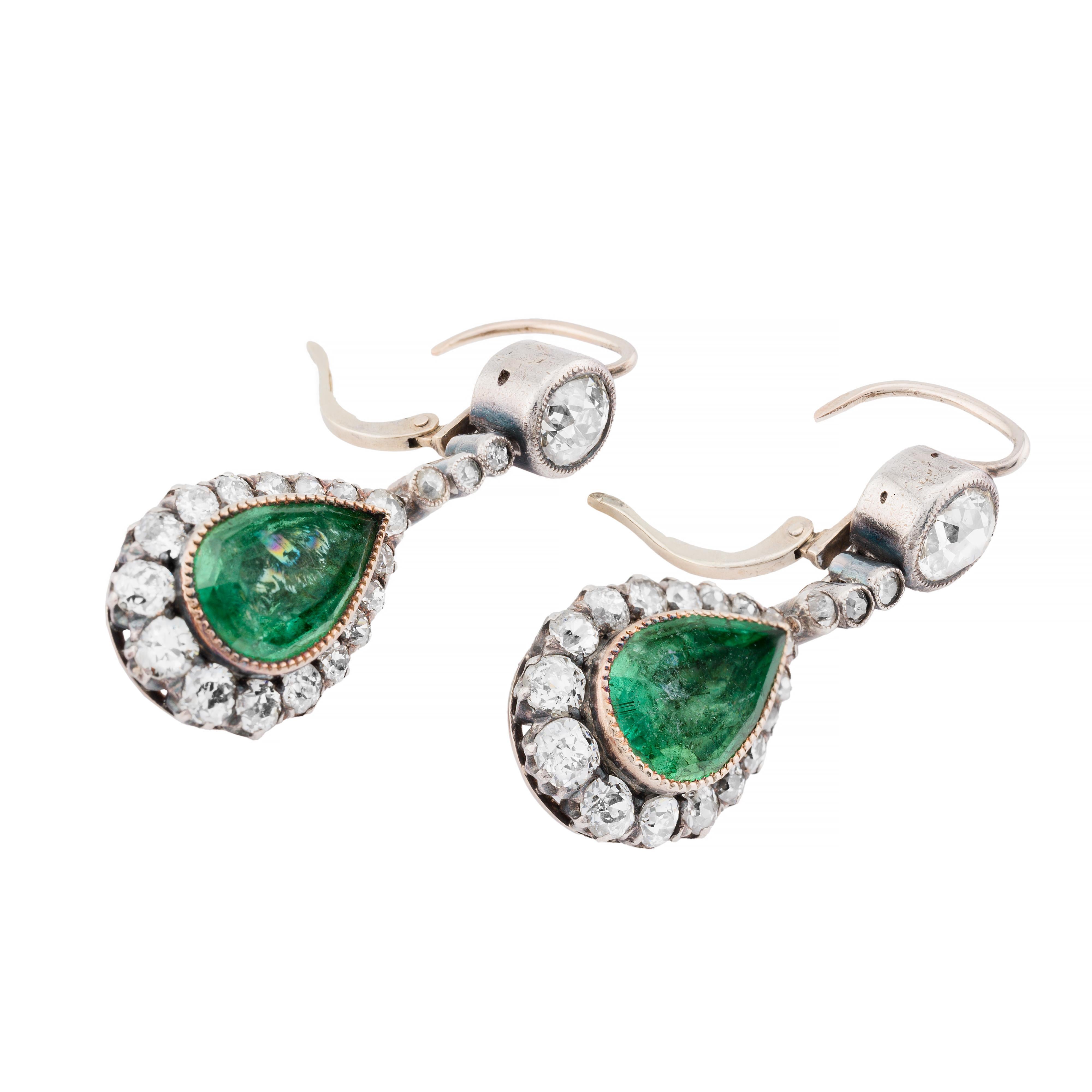 Viktorianische Tropfenohrringe aus 9,60 Karat Smaragd und Diamant im Minenschliff im Zustand „Hervorragend“ im Angebot in Boston, MA