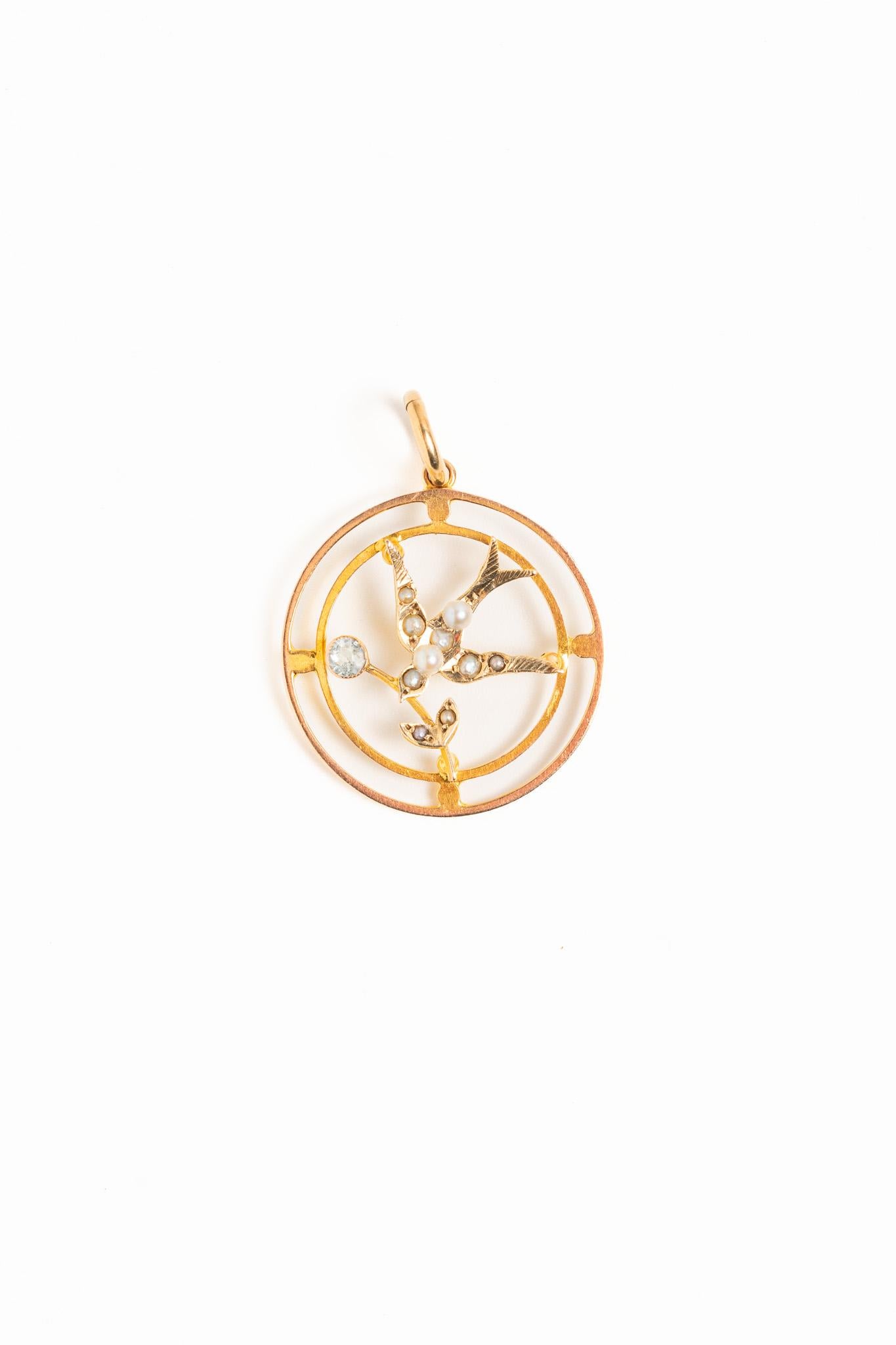Taglio ovale Ciondolo vittoriano in oro 9ct con acquamarina e perle di mare in vendita