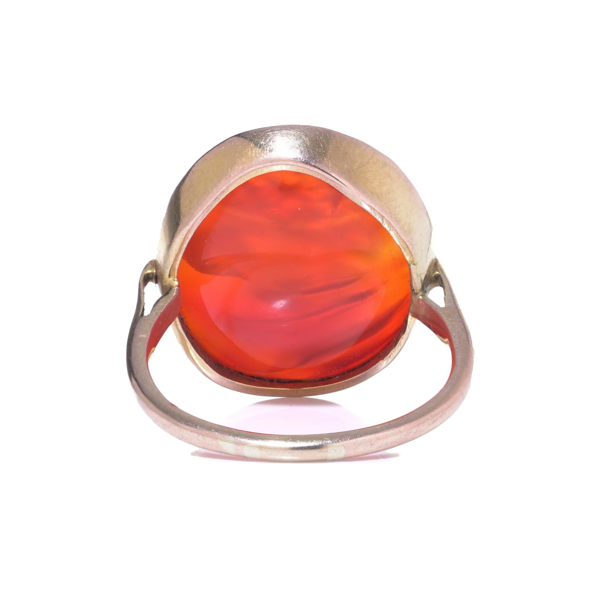 Anello vittoriano in oro 9ct con cammeo di corniola In condizioni buone in vendita a Braintree, GB