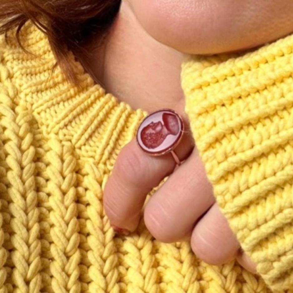 Anello vittoriano in oro 9ct con cammeo di corniola in vendita 3