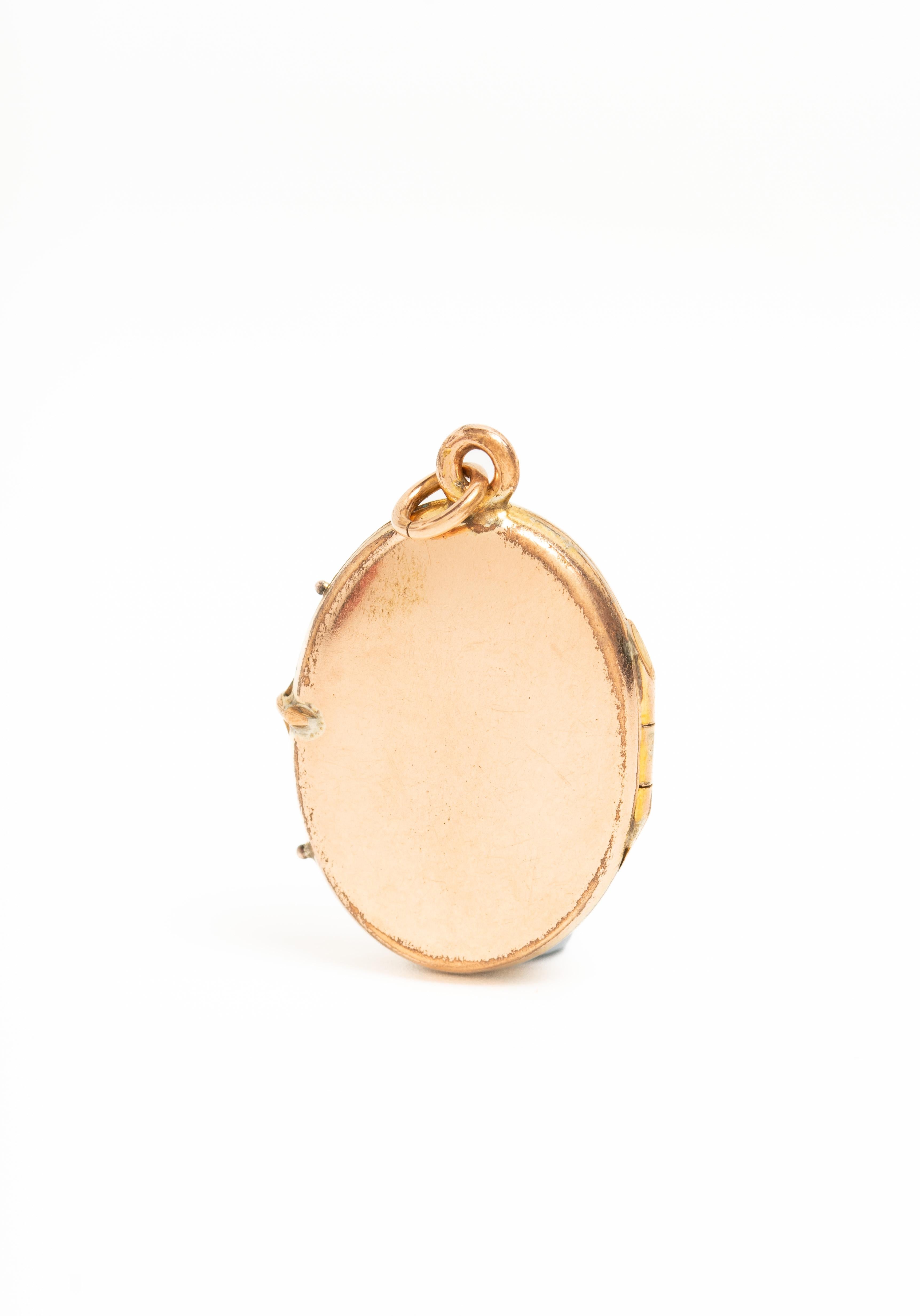 Médaillon victorien en or 9 carats avec turquoise et perles naturelles à l'avant et à l'arrière Bon état - En vente à Portland, England