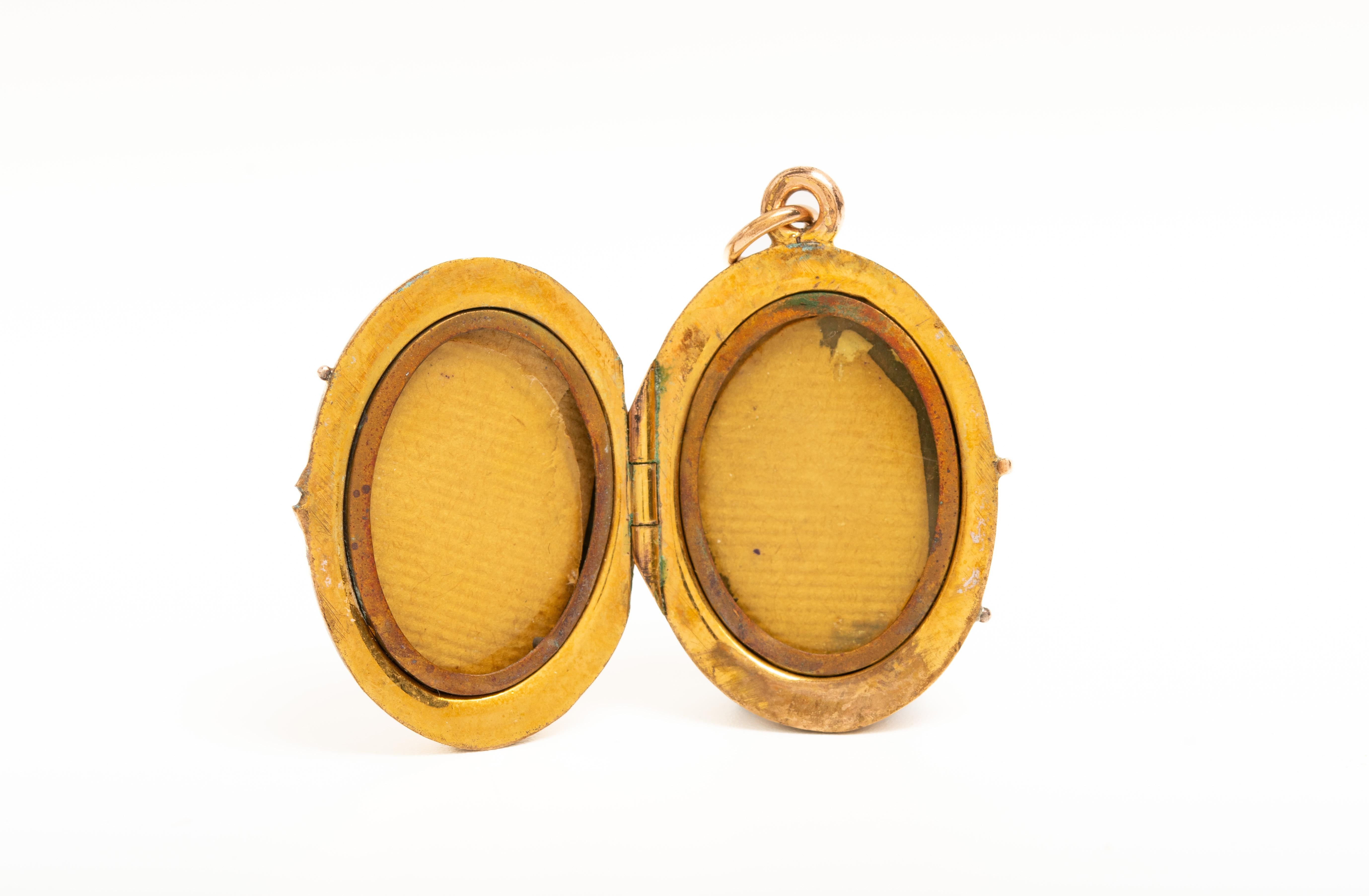 Médaillon victorien en or 9 carats avec turquoise et perles naturelles à l'avant et à l'arrière Unisexe en vente