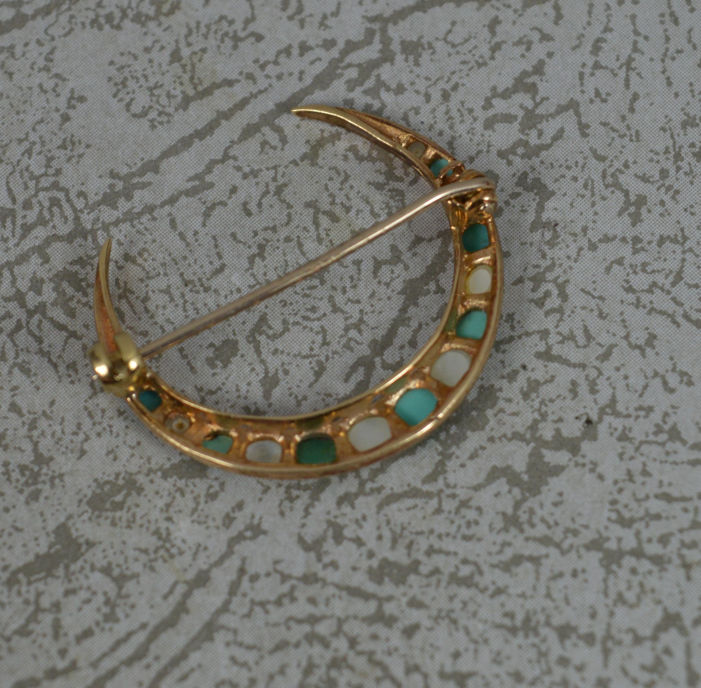 Viktorianische Halbmond-Brosche aus 9 Karat Gold mit Türkis und Perlen, um 1900 Damen im Angebot