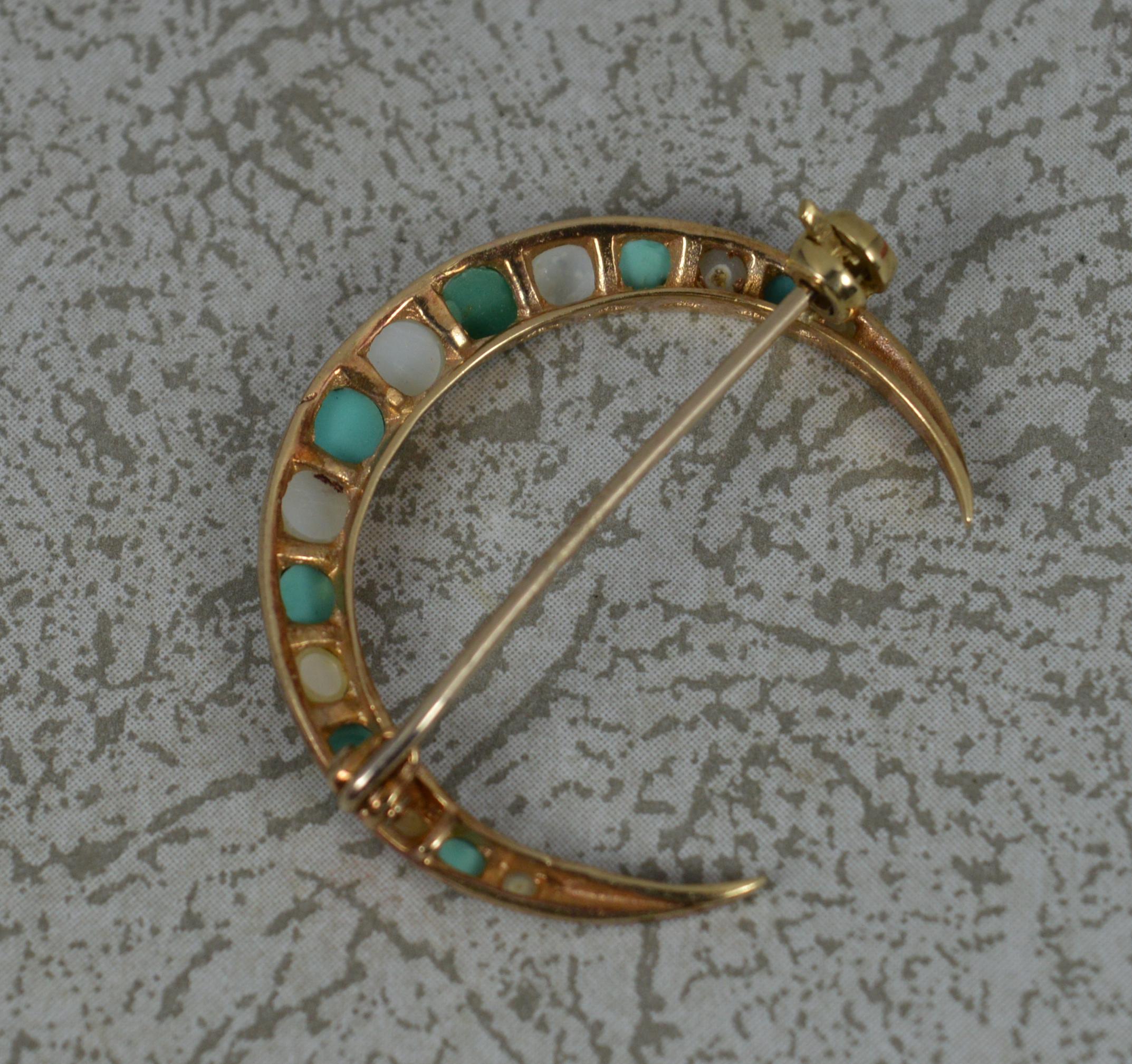 Viktorianische Halbmond-Brosche aus 9 Karat Gold mit Türkis und Perlen, um 1900 im Angebot 1