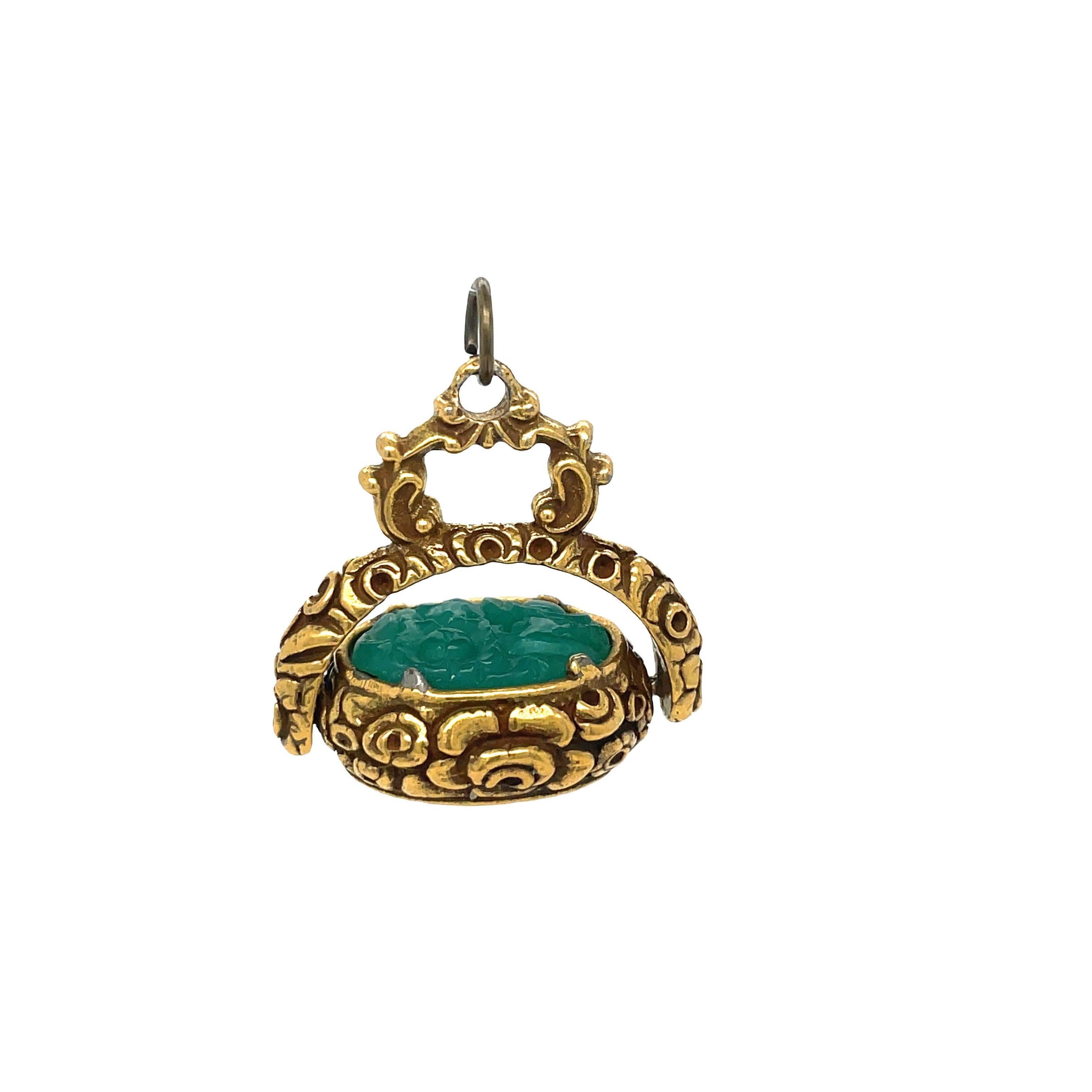Pendentif en or 9K victorien en jade sculpté pour montre tournante Unisexe en vente