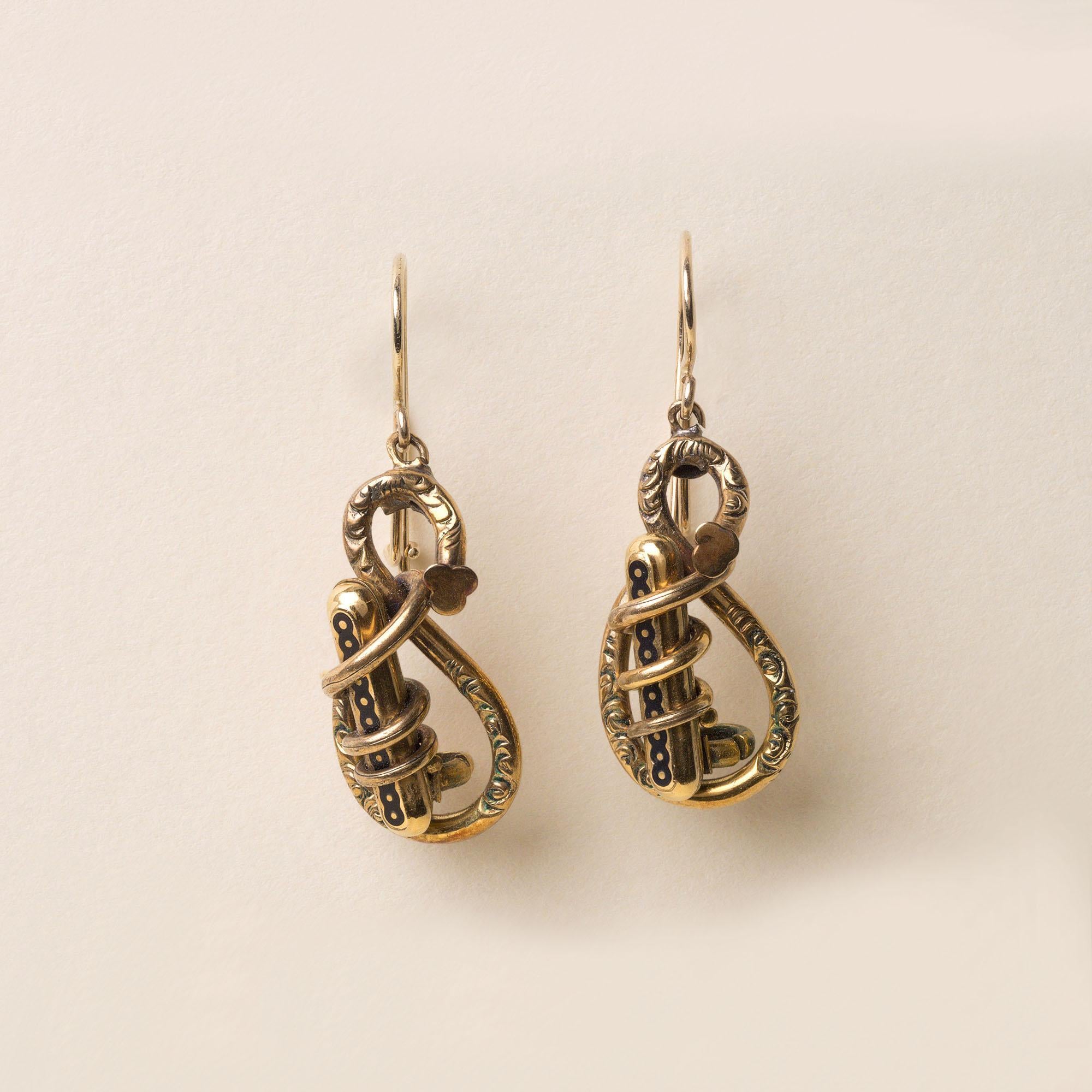 Pendientes Victorianos de Oro de 9K Pendientes Colgantes de Esmalte en Bueno estado para la venta en Los Angeles, CA