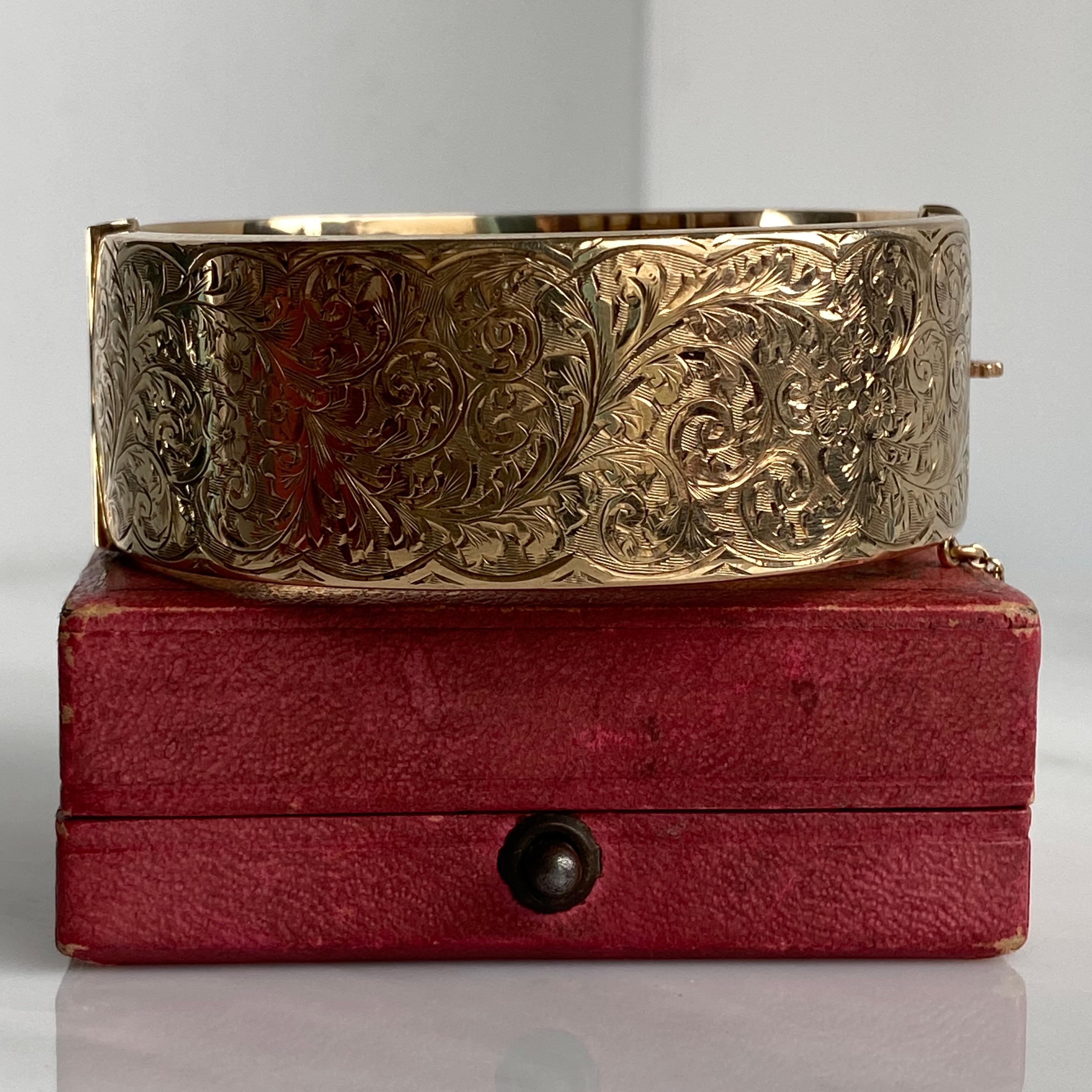 Women's Victorian 9K Gold Engraved Bangle Bracelet For Sale