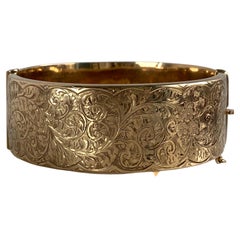Antique Victorian 9K Gold Engraved Bangle Bracelet