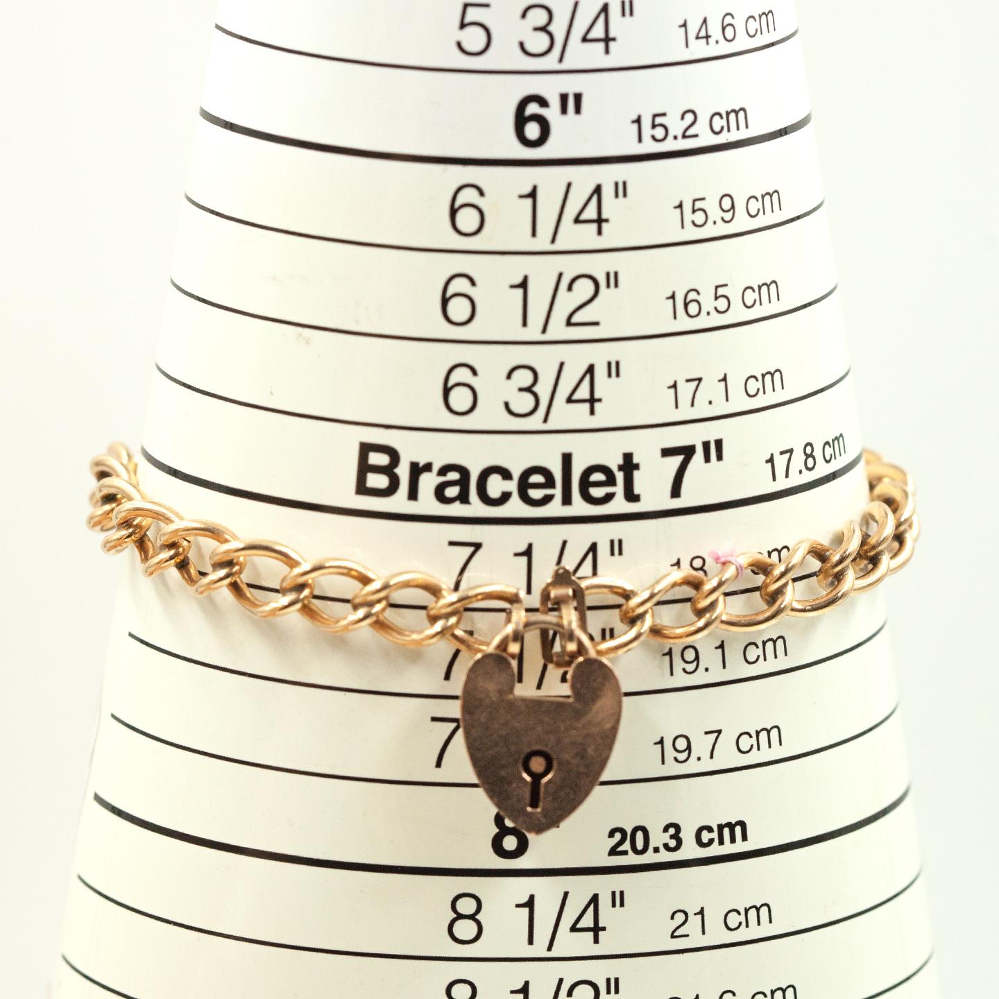 Bracelet victorien en or jaune 9K avec cadenas et clé en forme de cœur c. 1900s Unisexe en vente