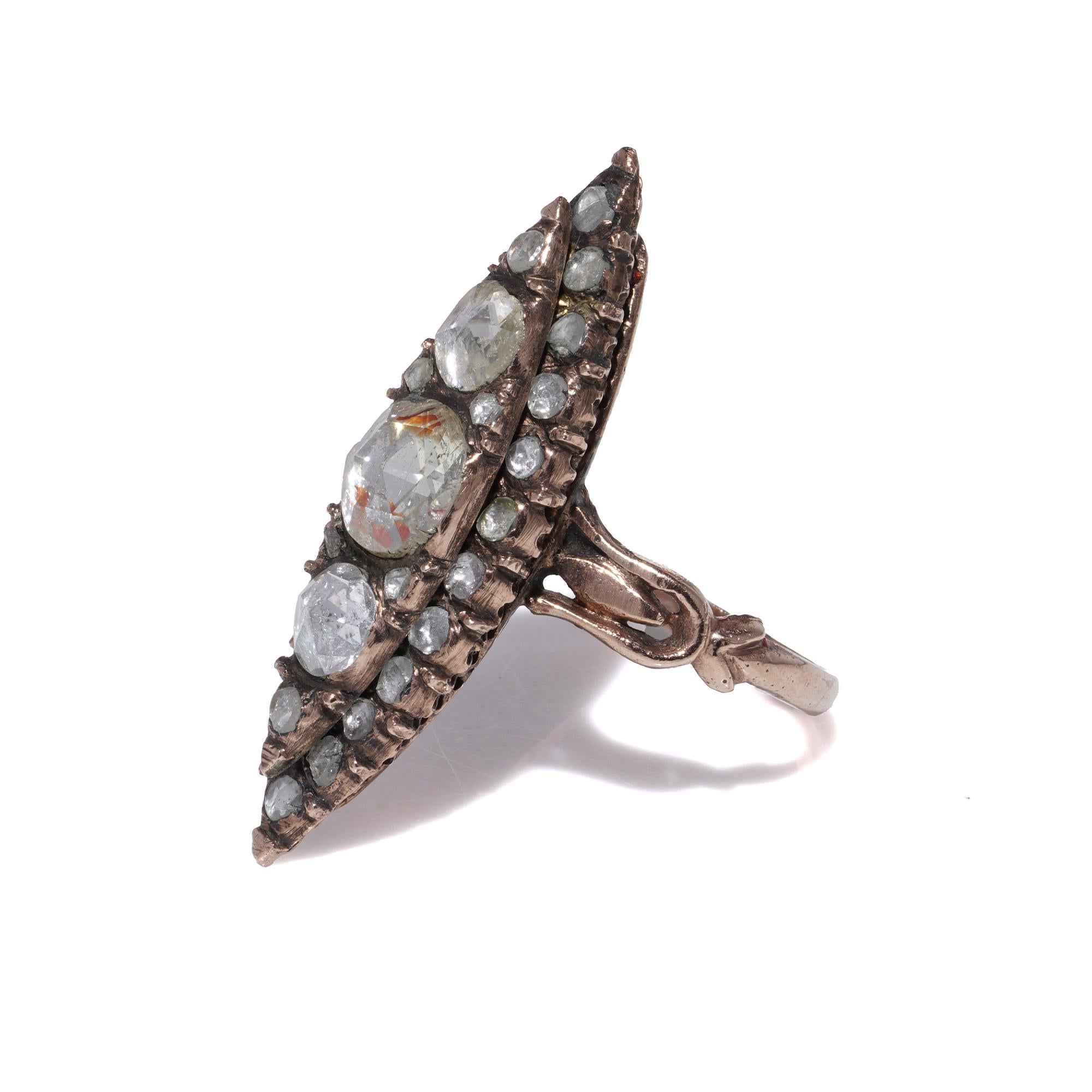 Viktorianischer Diamantring aus 9 Karat Gold in Marquise-Form mit Diamanten im Rosenschliff (1880er Jahre) im Angebot 1