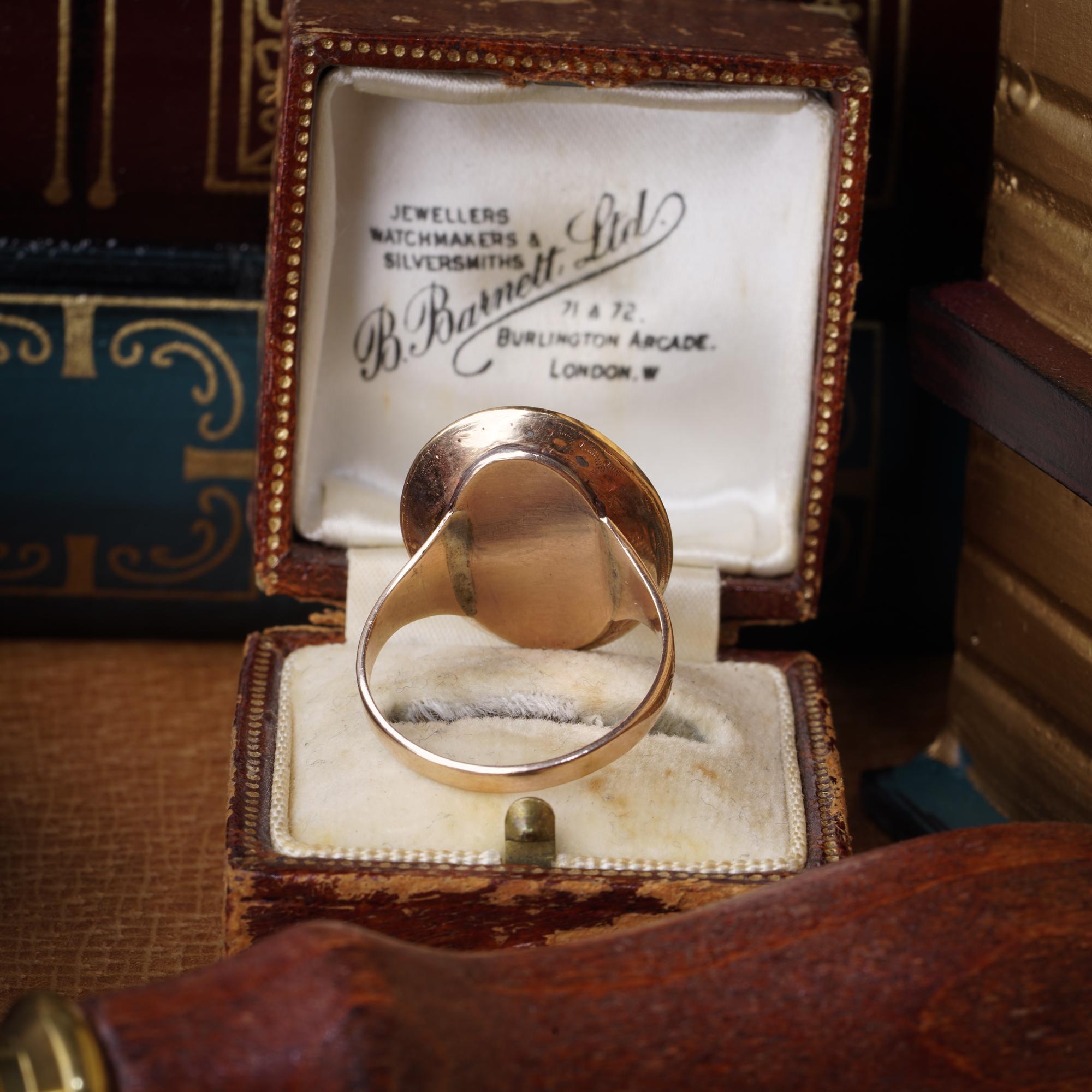 Women's Victorian 9kt Gold Mourning Ring with Hairwork Sheaf of Wheat Motif For Sale