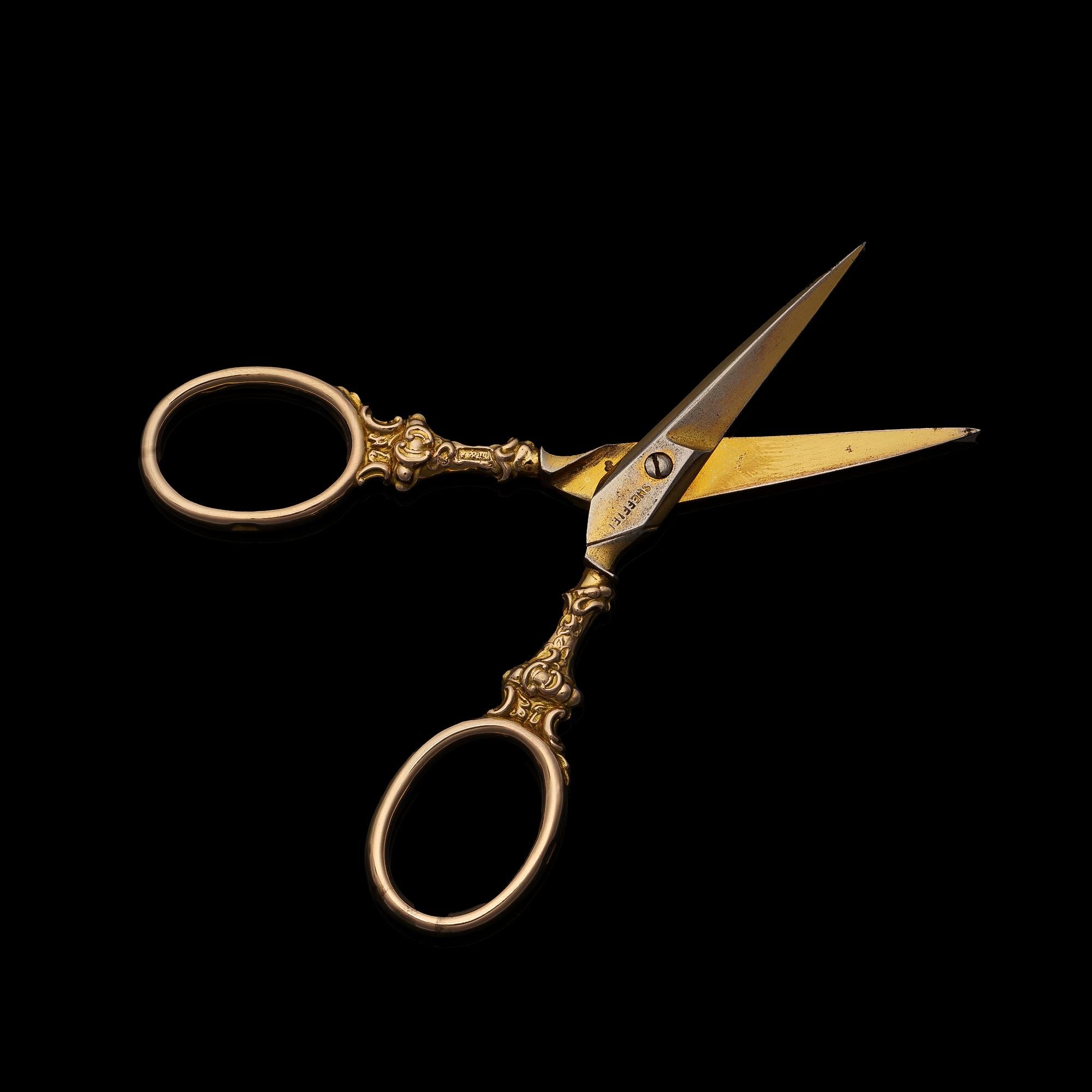 Gold Victorian 9k gold scissors For Sale
