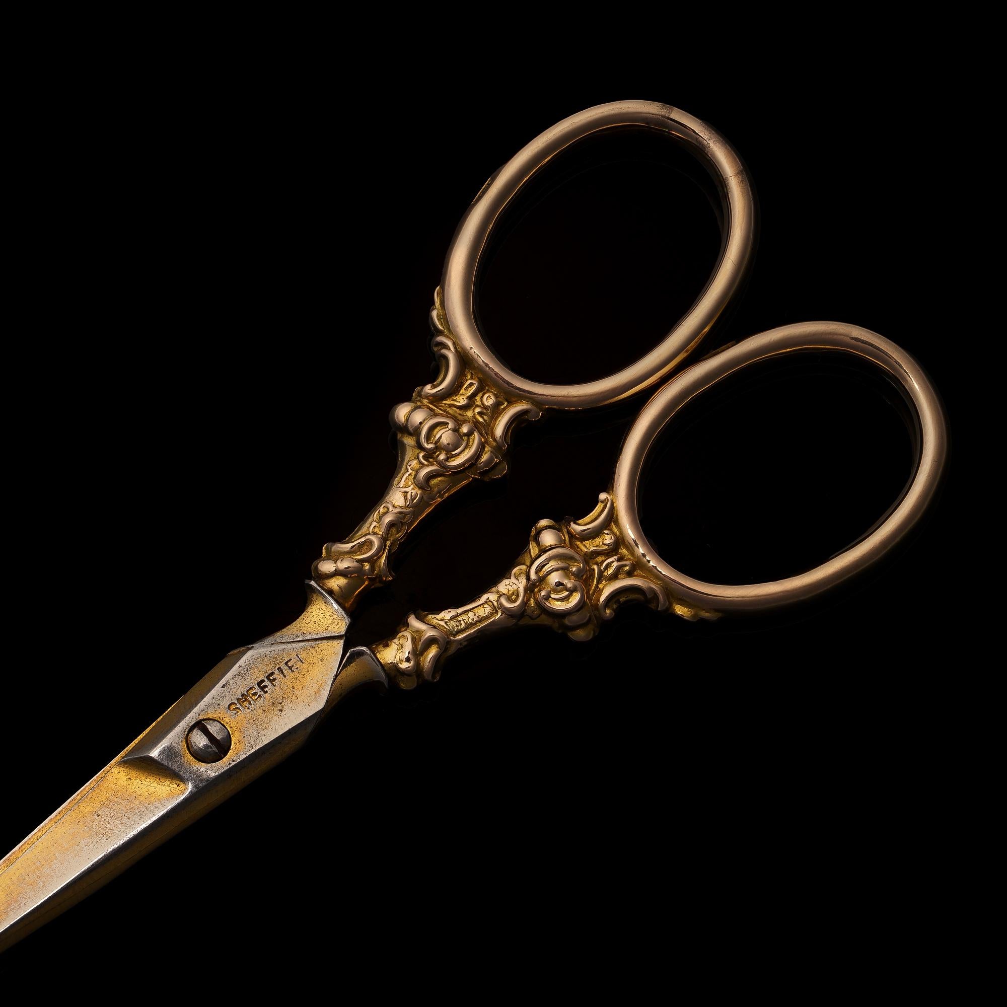 Victorian 9k gold scissors For Sale 1