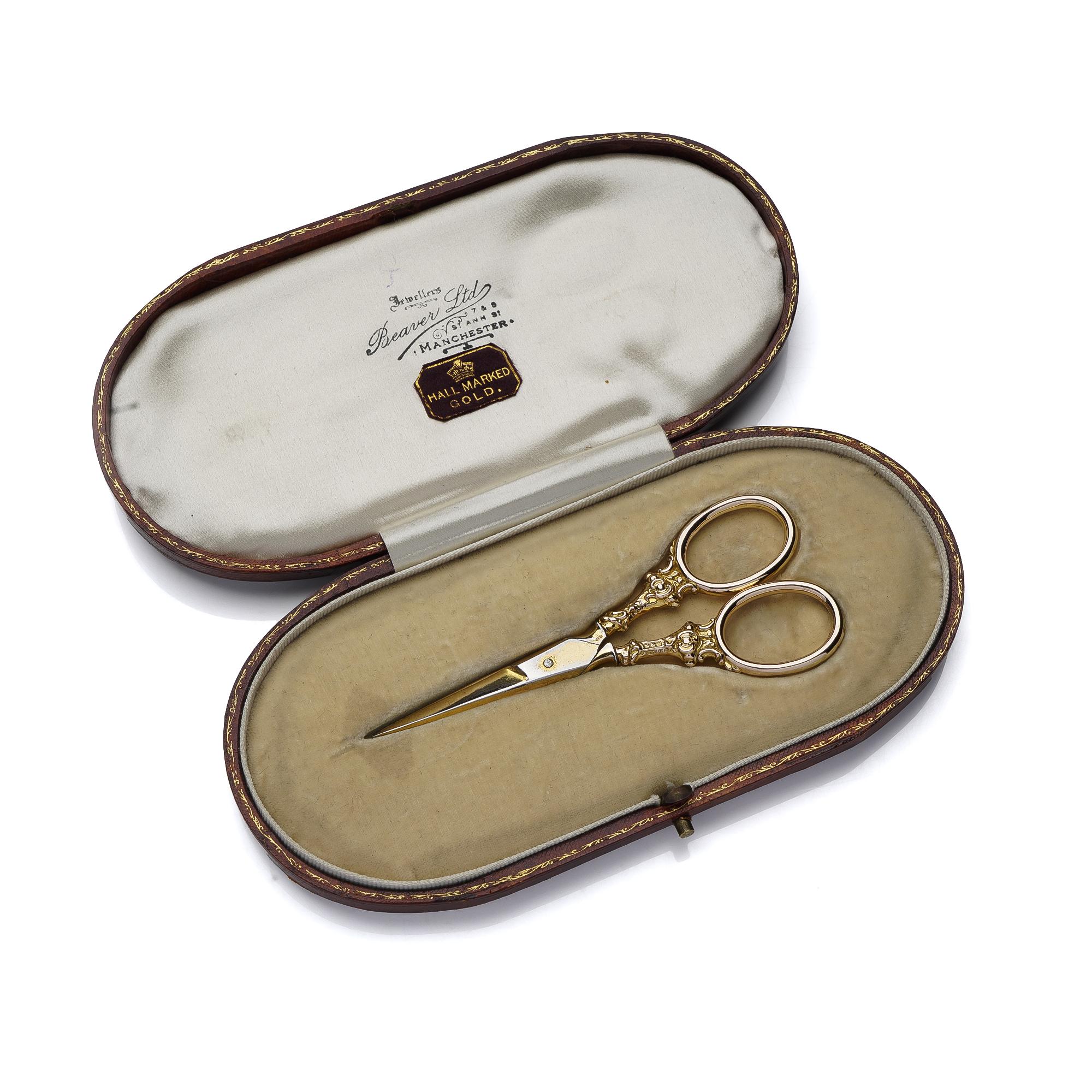 Victorian 9k gold scissors For Sale 2