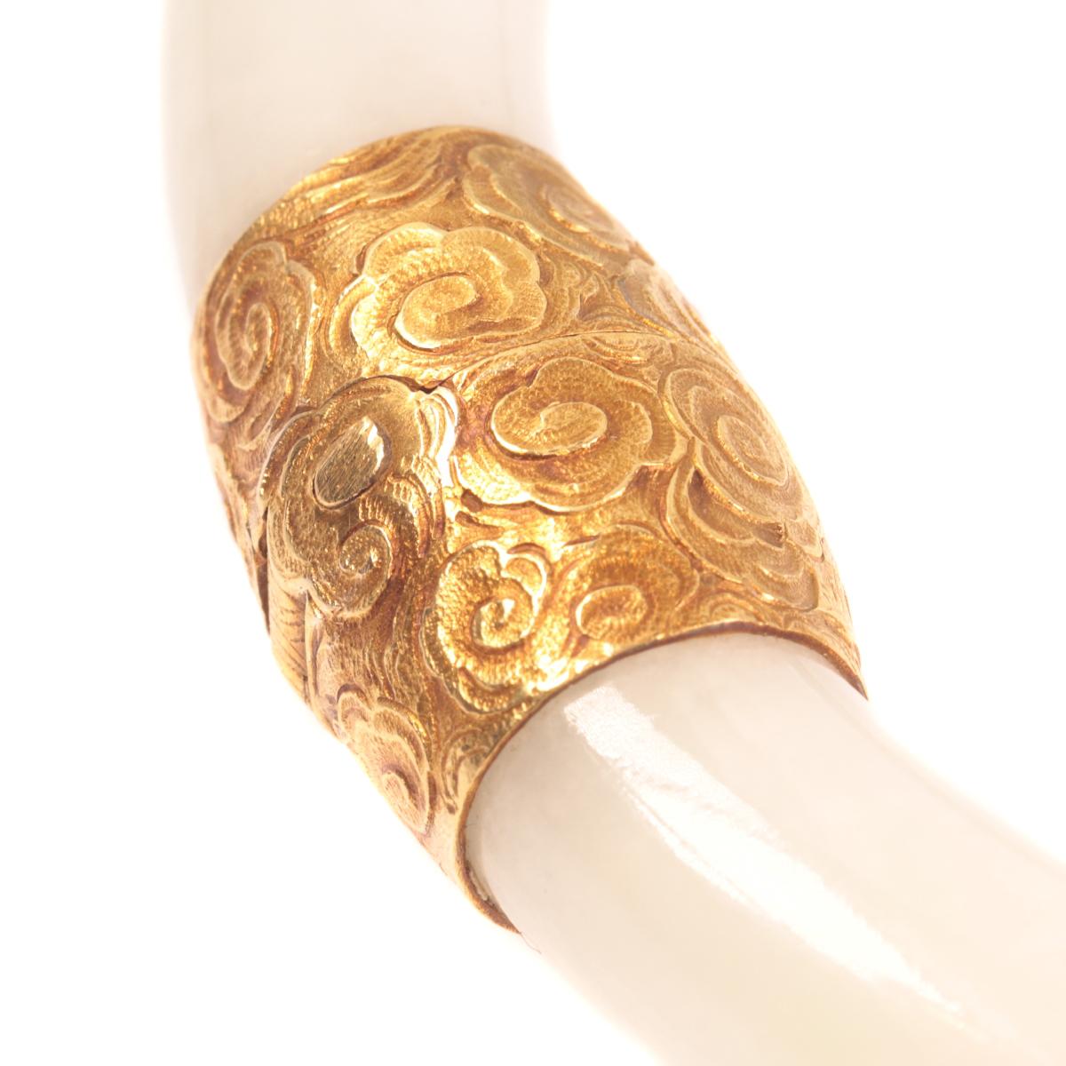Victorian A-Jade Certified Bangle with 18 Karat Gold Closure and Hinge, 1880s For Sale 6