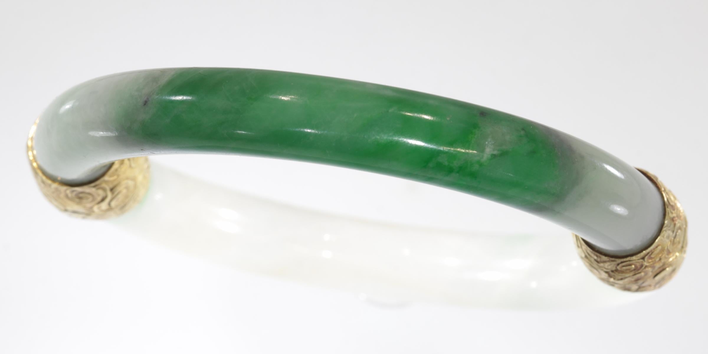 Victorian A-Jade Certified Bangle with 18 Karat Gold Closure and Hinge, 1880s For Sale 8