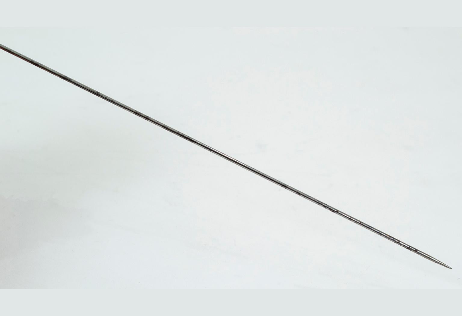 Épingle à chapeau cabochon en verre ambré de style victorien avec base en argent mauresque, années 1900 en vente 1