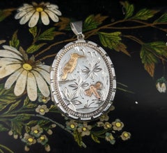 Viktorianisches Medaillon aus der Ästhetizismus, Sterlingsilber und 9k Gold, Kingfisher