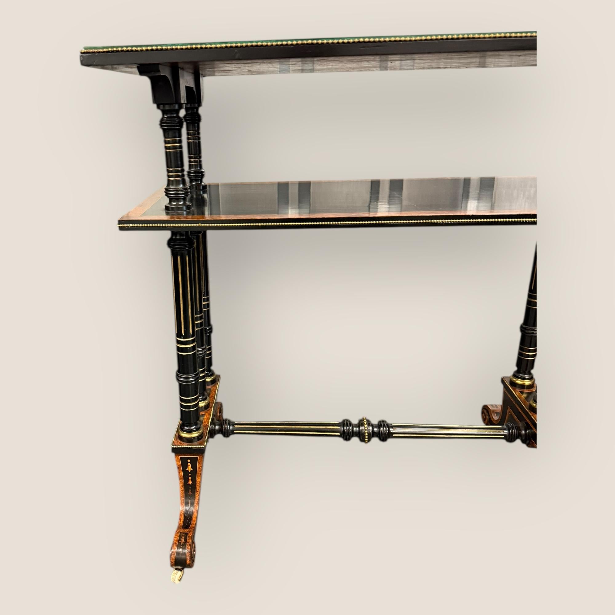 Verre Abattant victorien Aesthetic Movement en ronce de noyer et ébène en vente