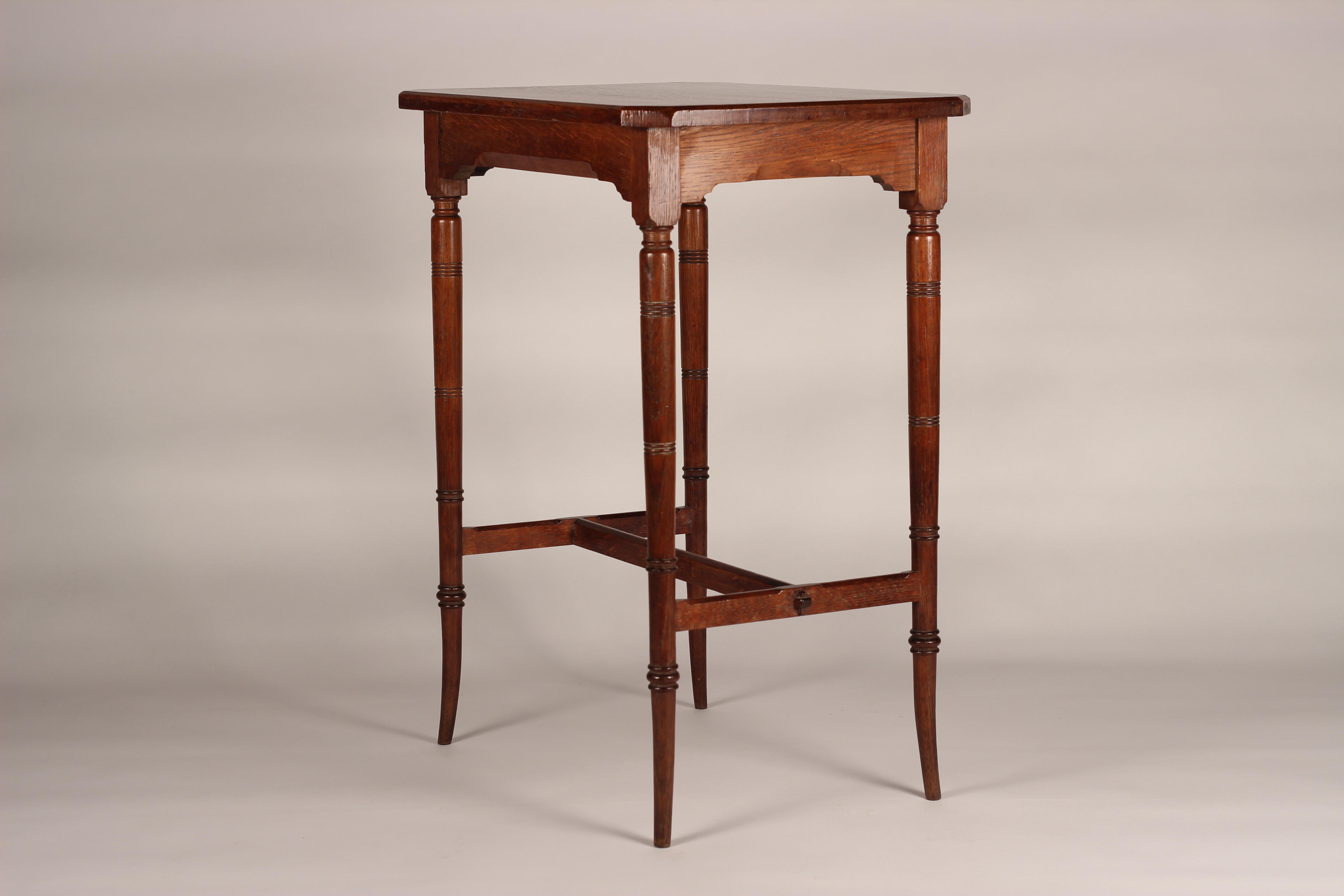 Victorian Aesthetic Movement Oak Side Table or Occasional Table In Good Condition In London, GB