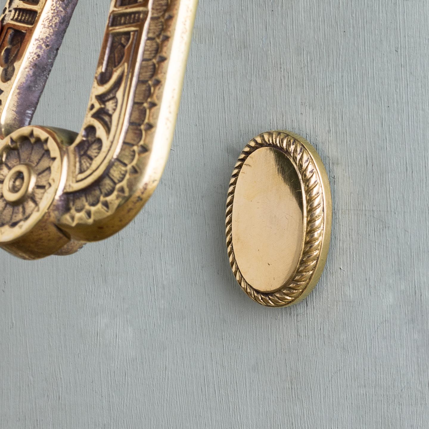Victorian Aesthetic Period Brass Door Knocker In Good Condition In London, GB