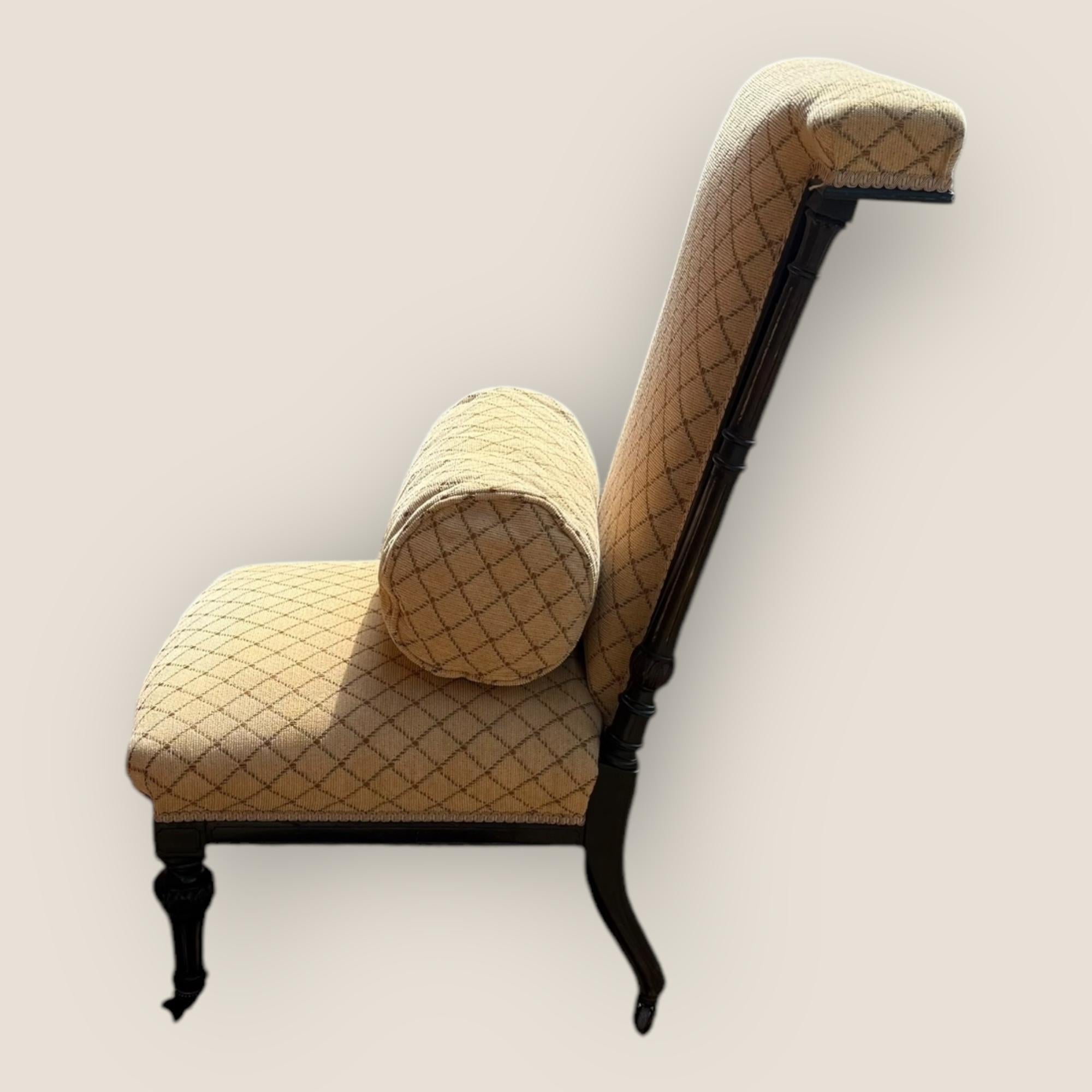 Ébénisé Chaise de prière victorienne esthétique en vente