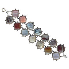 Bracciale vittoriano con agata e medaglione d'oro
