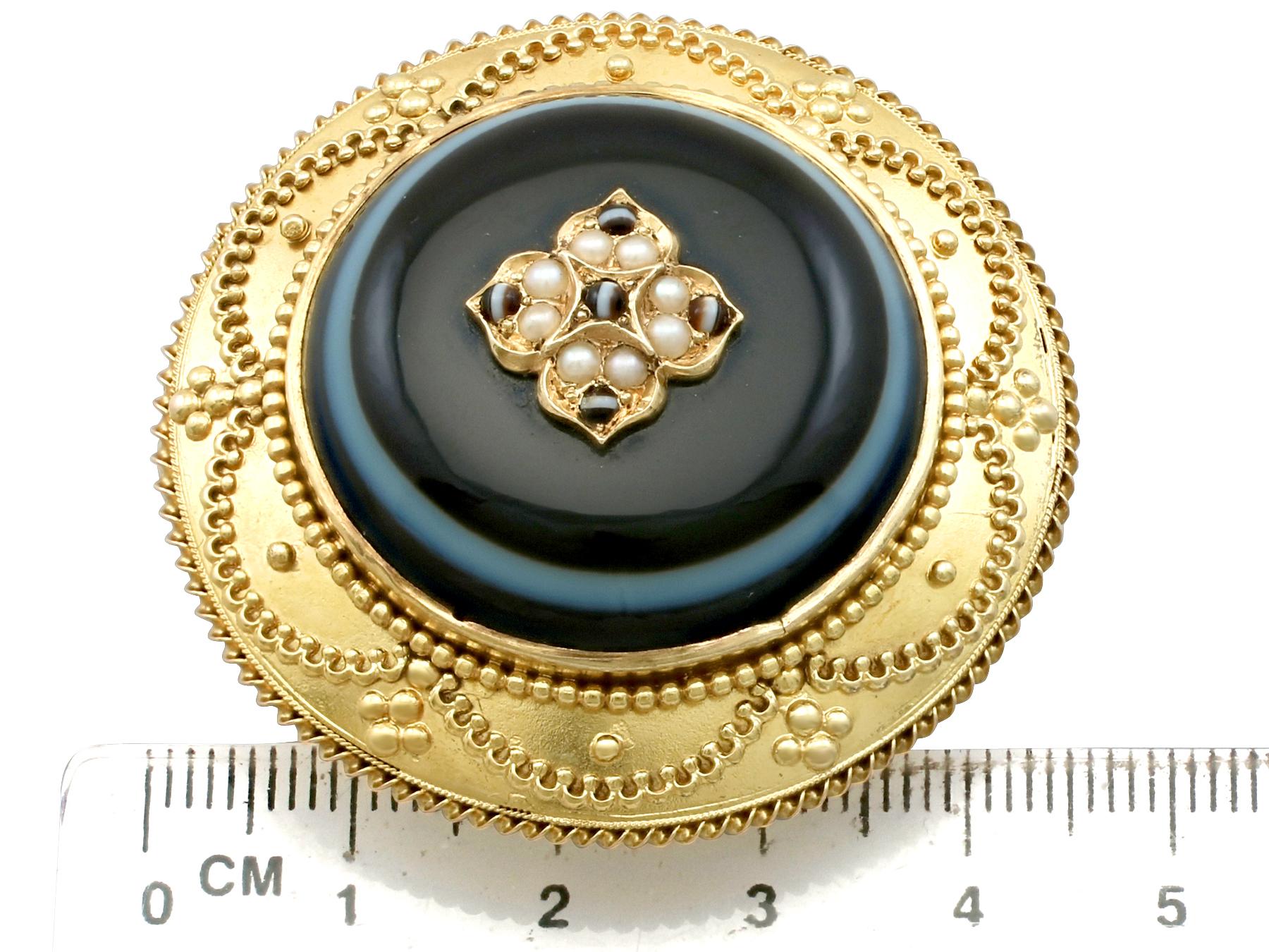 Antique Victorian Agate Pearl Yellow Gold Brooch / Locket For Sale 2