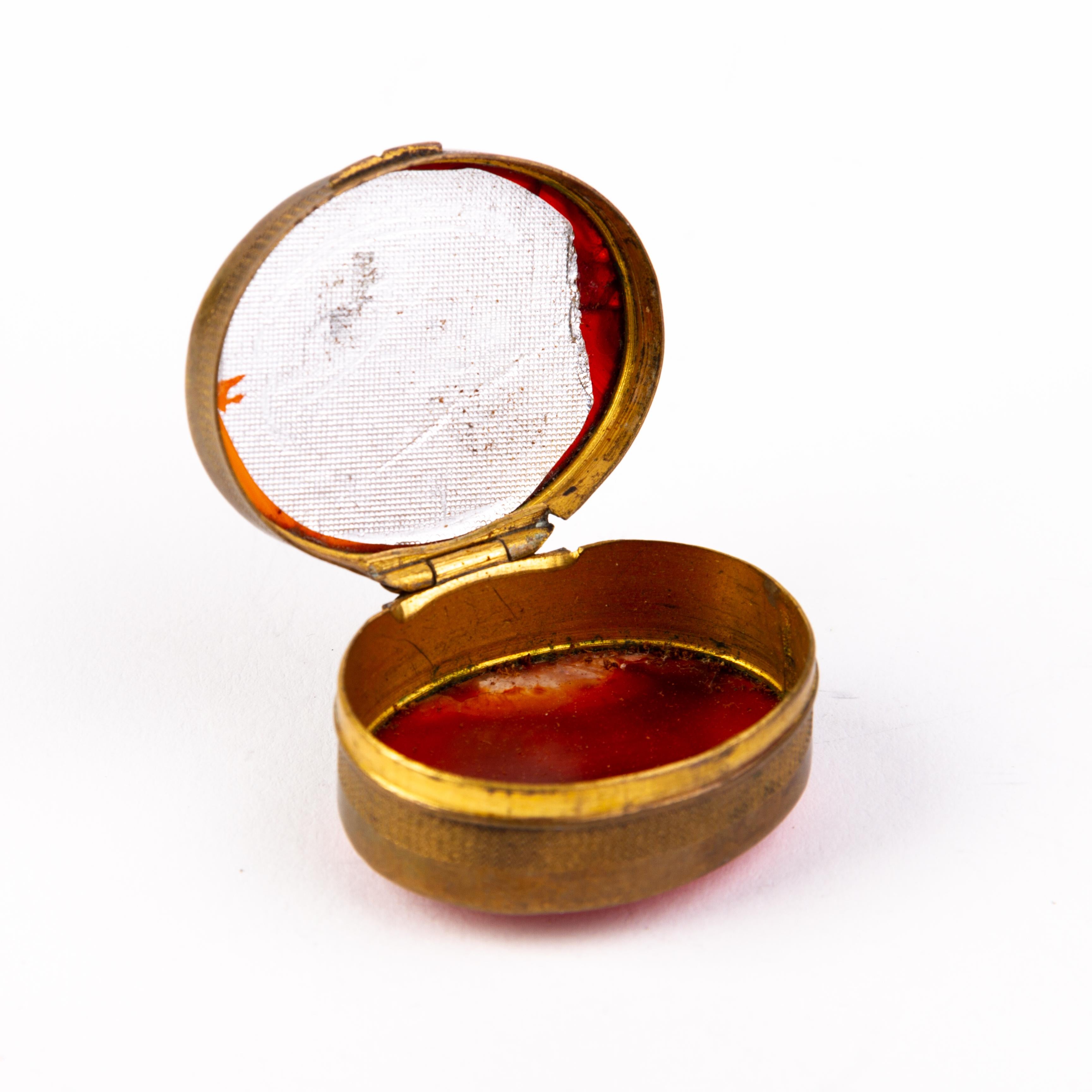 In good condition
From a private collection
Free international shipping
Victorian Agate Pill or Snuff Box 