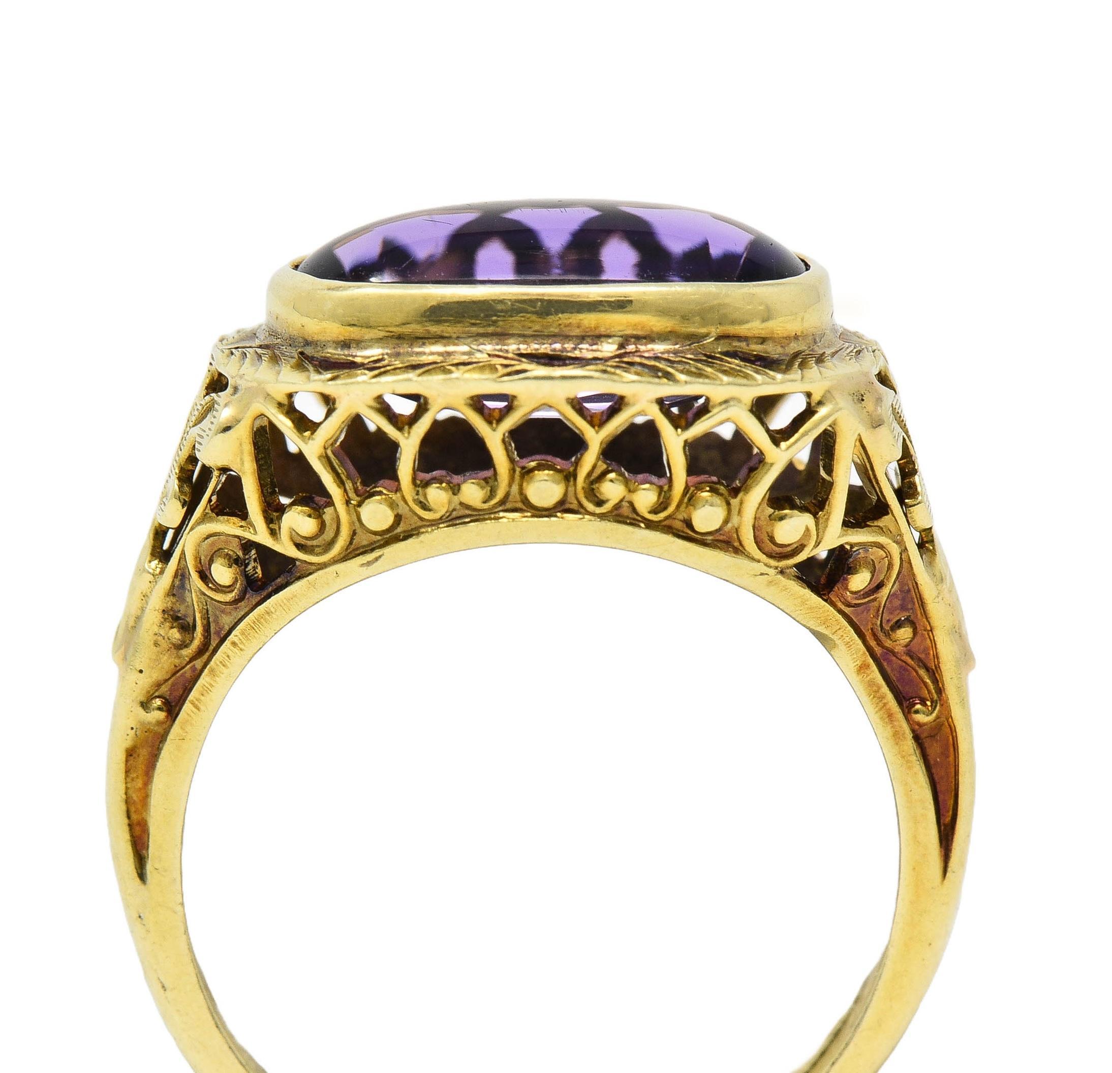 Anillo Antiguo Flor de Lis Corazón Amatista Victoriana de Oro Amarillo de 14 Kilates 4