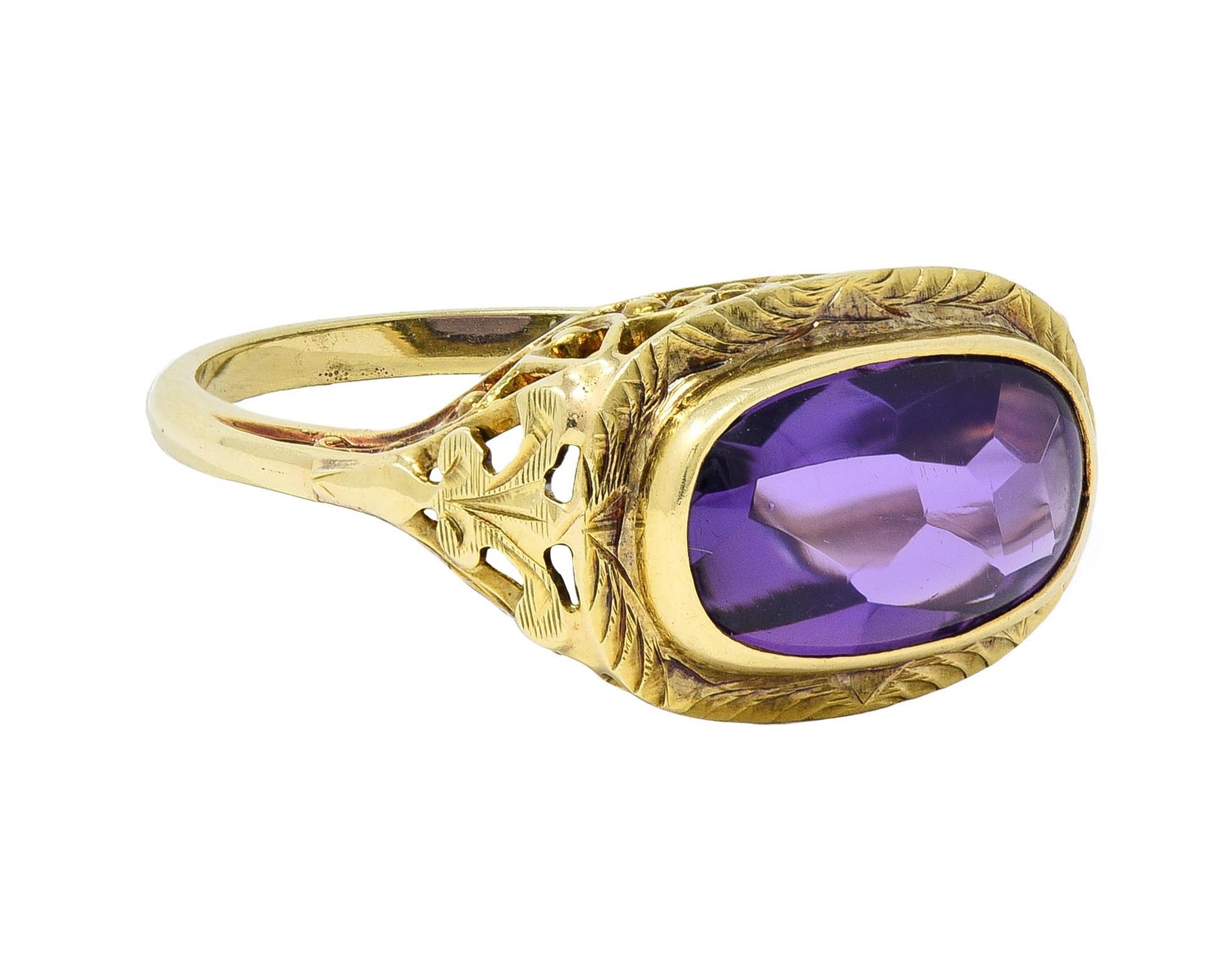 Anillo Antiguo Flor de Lis Corazón Amatista Victoriana de Oro Amarillo de 14 Kilates Victoriano