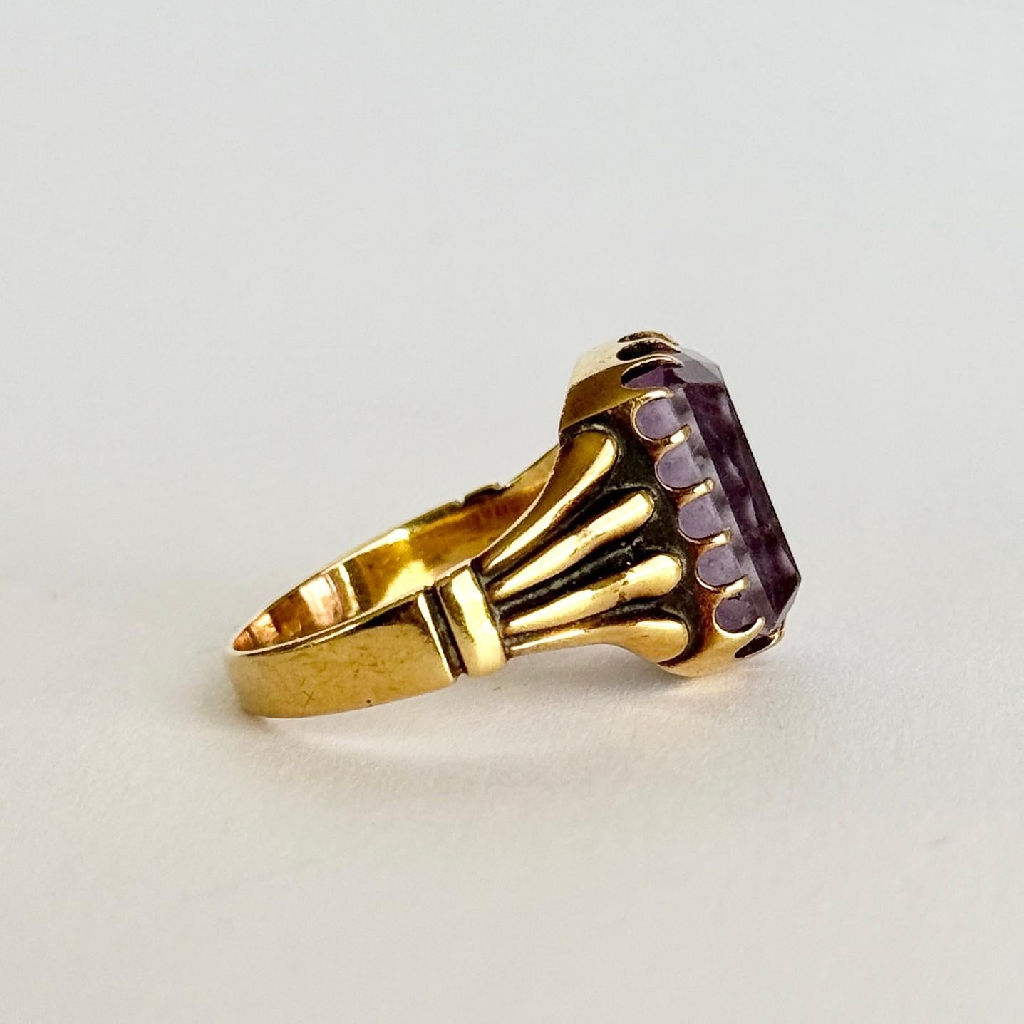De las mujeres Victorian Amethyst and 18 Carat Gold Cocktail Ring en venta