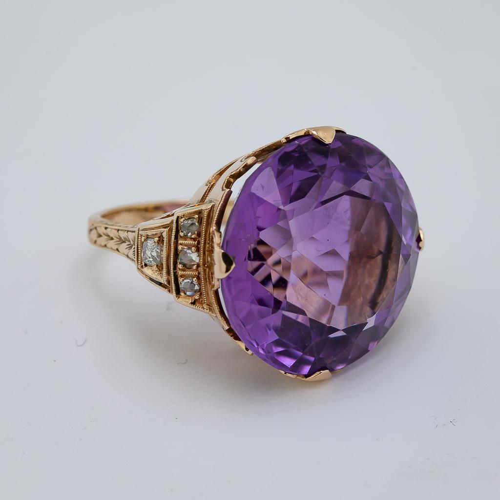 Bague victorienne en or jaune, améthyste et diamant en vente 2
