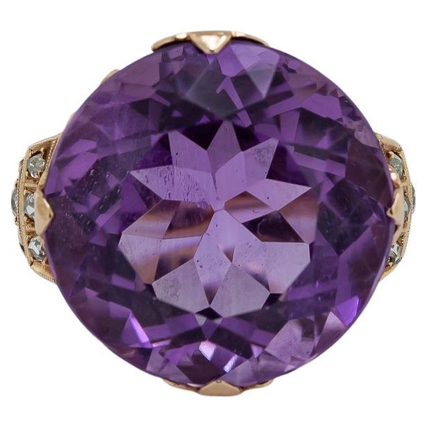 Bague victorienne en or jaune, améthyste et diamant Unisexe en vente