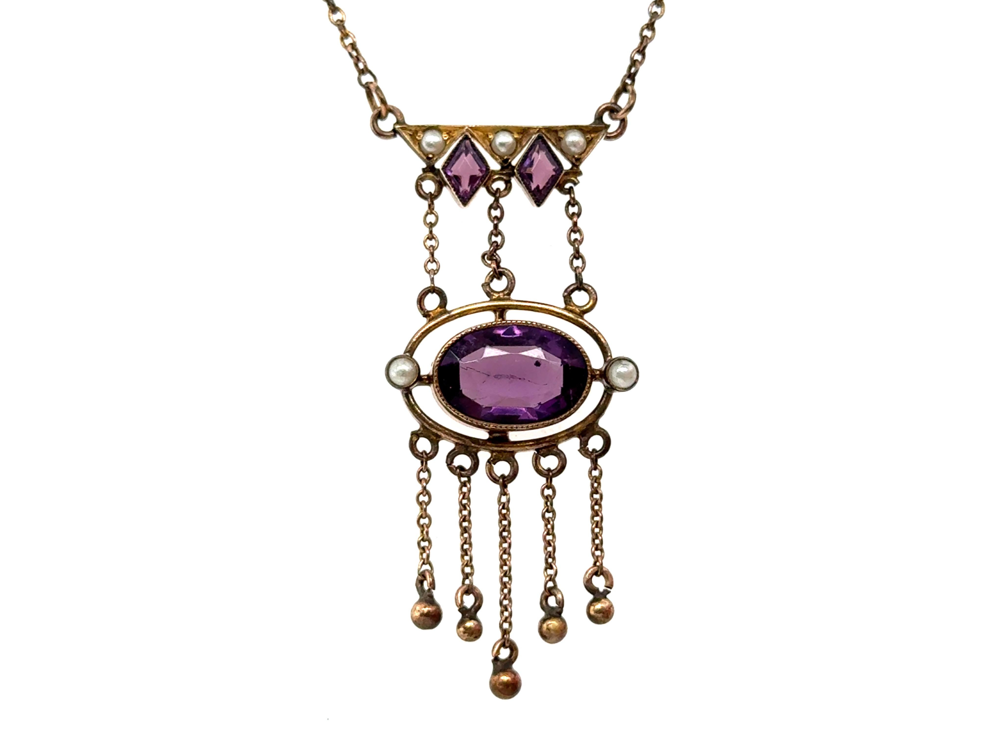 Collana vittoriana con ciondolo in ametista e perle di seme antica 14 carati originale del 1870



Presenta una gemma ovale Nature Amethyst centrale

Accentuato da perle di semi e 2 gemme di ametista tagliate alla francese

Marchio S & E Co.

Bella