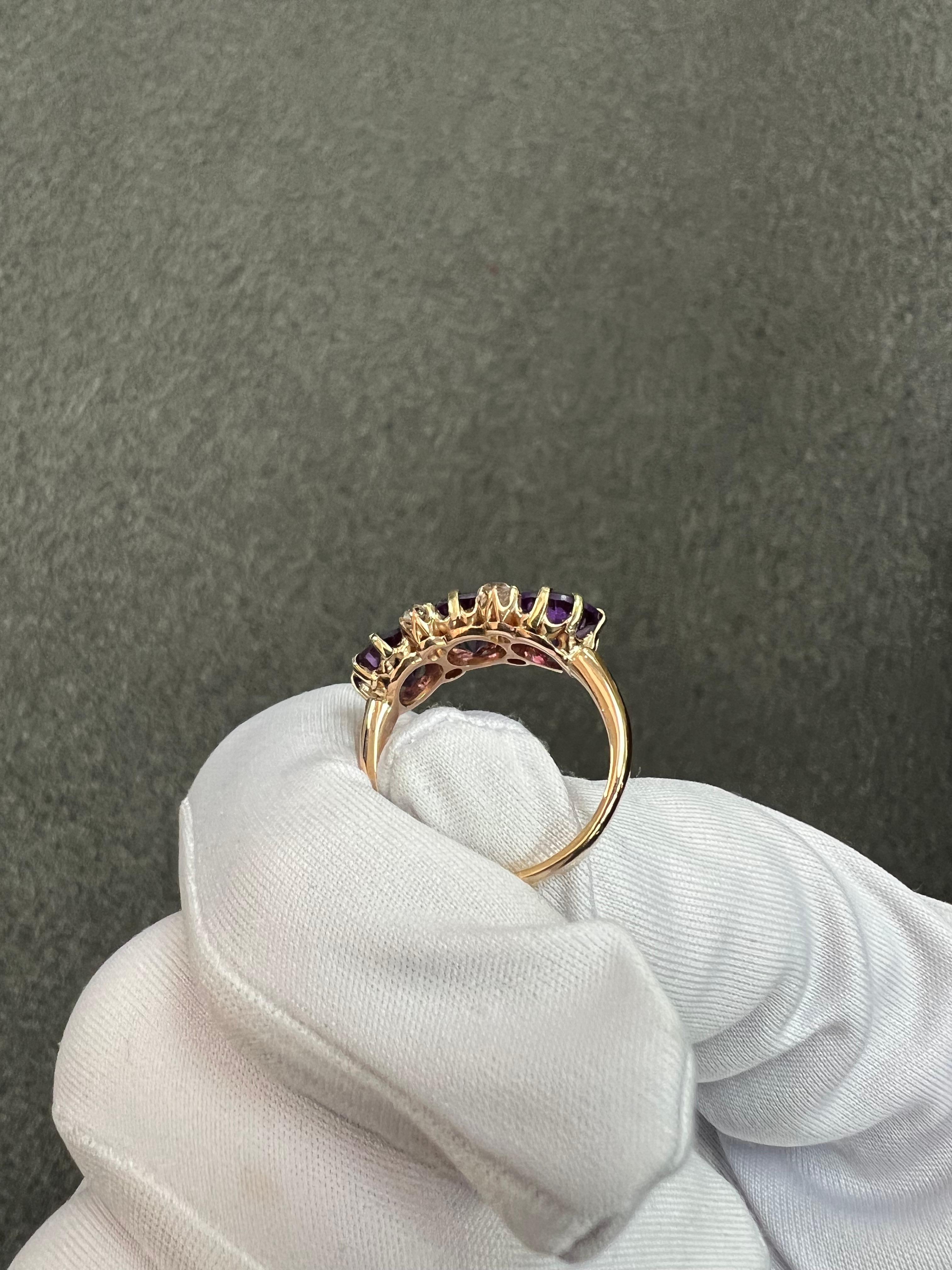 Anello vittoriano in oro con ametista, tre pietre e diamanti in vendita 7