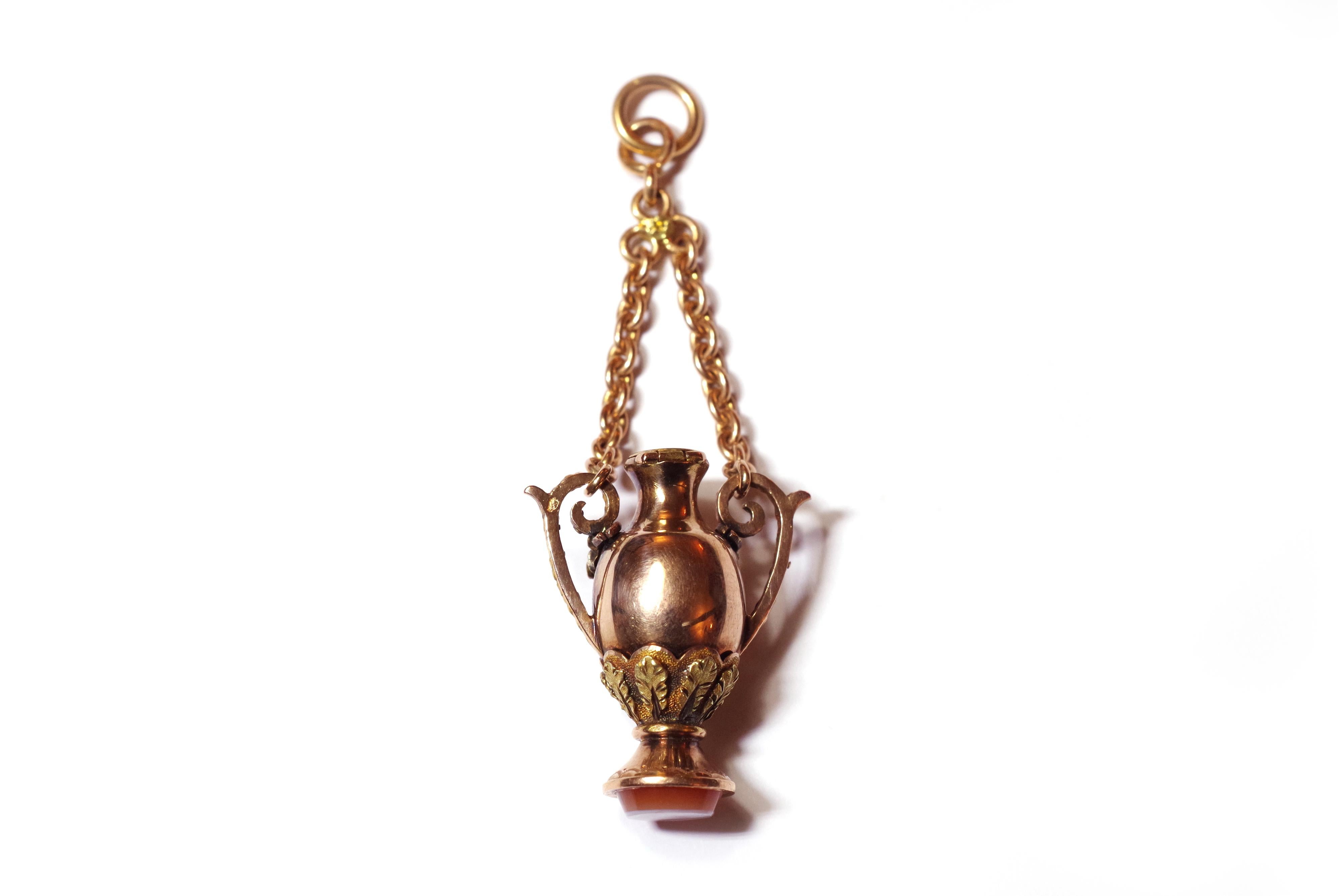 Art Nouveau Victorian Amphora Bottle Pendant in Yellow, Pink and Green Gold 18 Karats For Sale