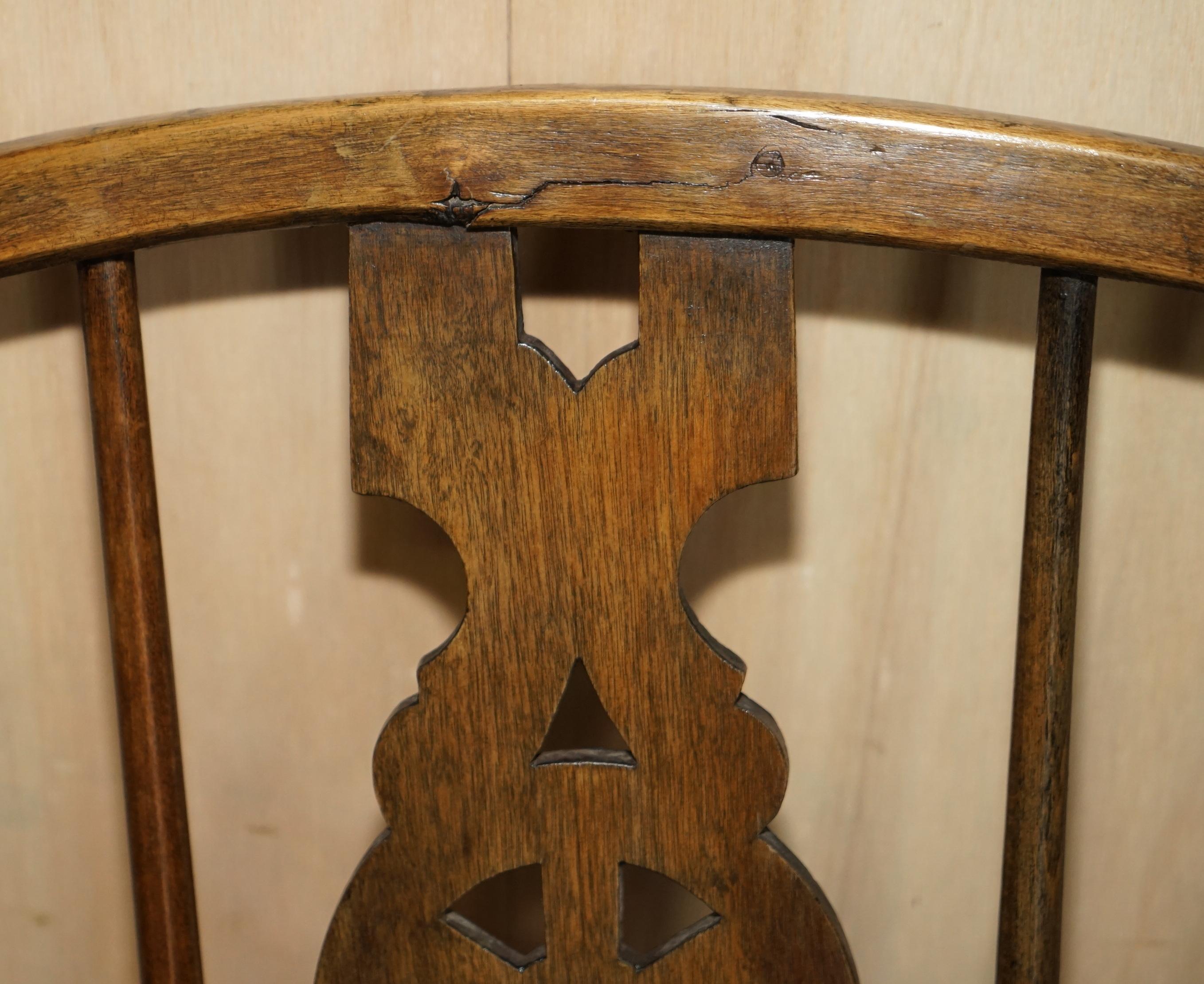Victorian Antique 19th Century Elm Wheel Hoop Back West Country Windsor Armchair For Sale 2